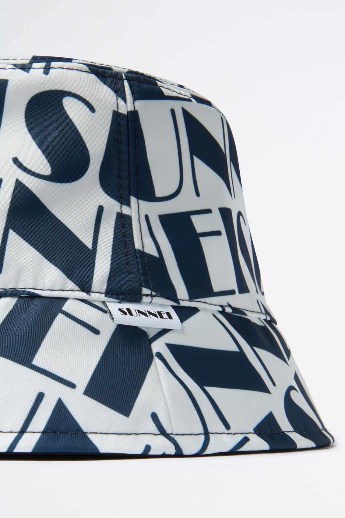 Reversible graphic bob - Navy & White