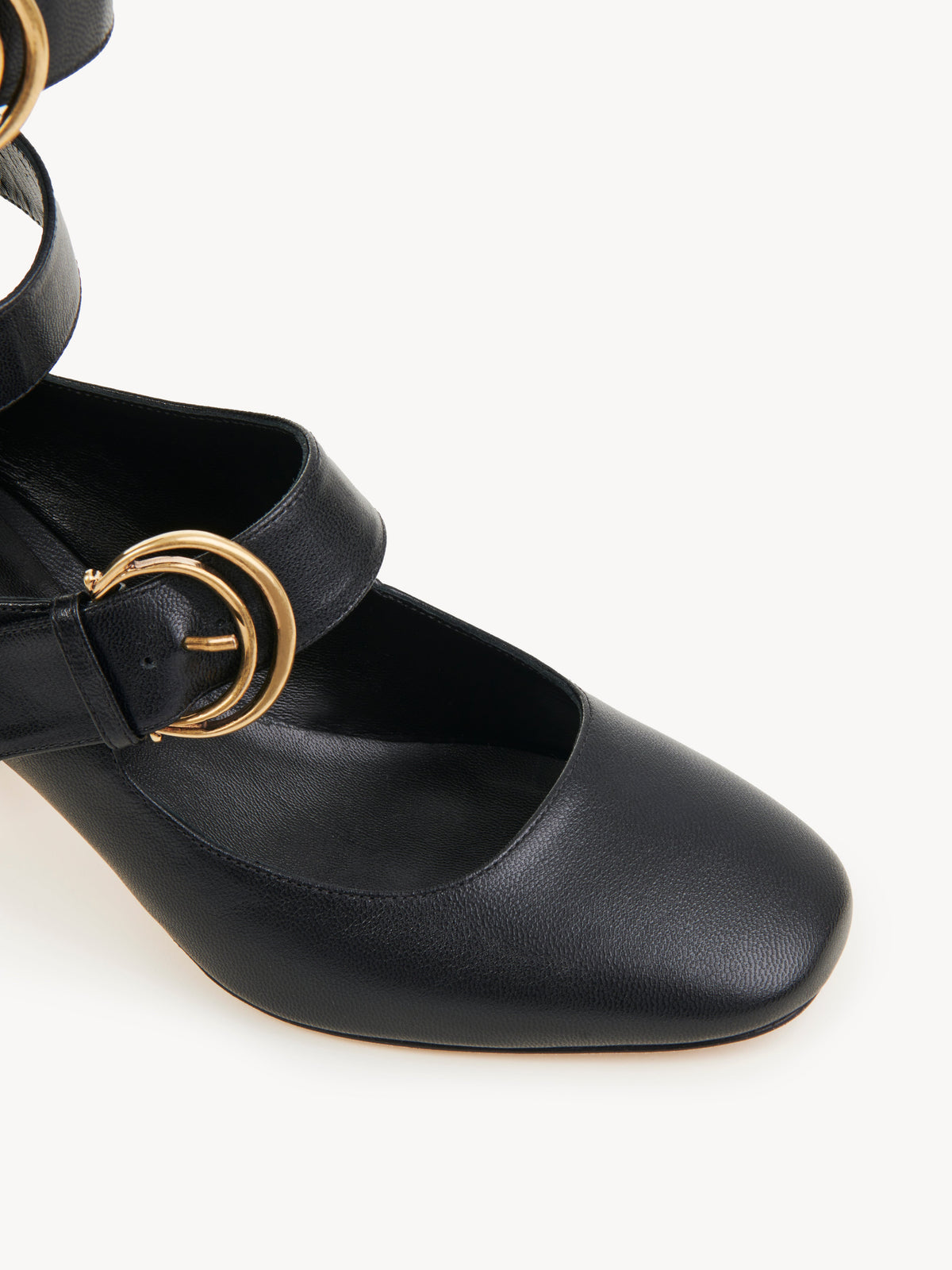 BASEPLUS_Black PUMP - Black