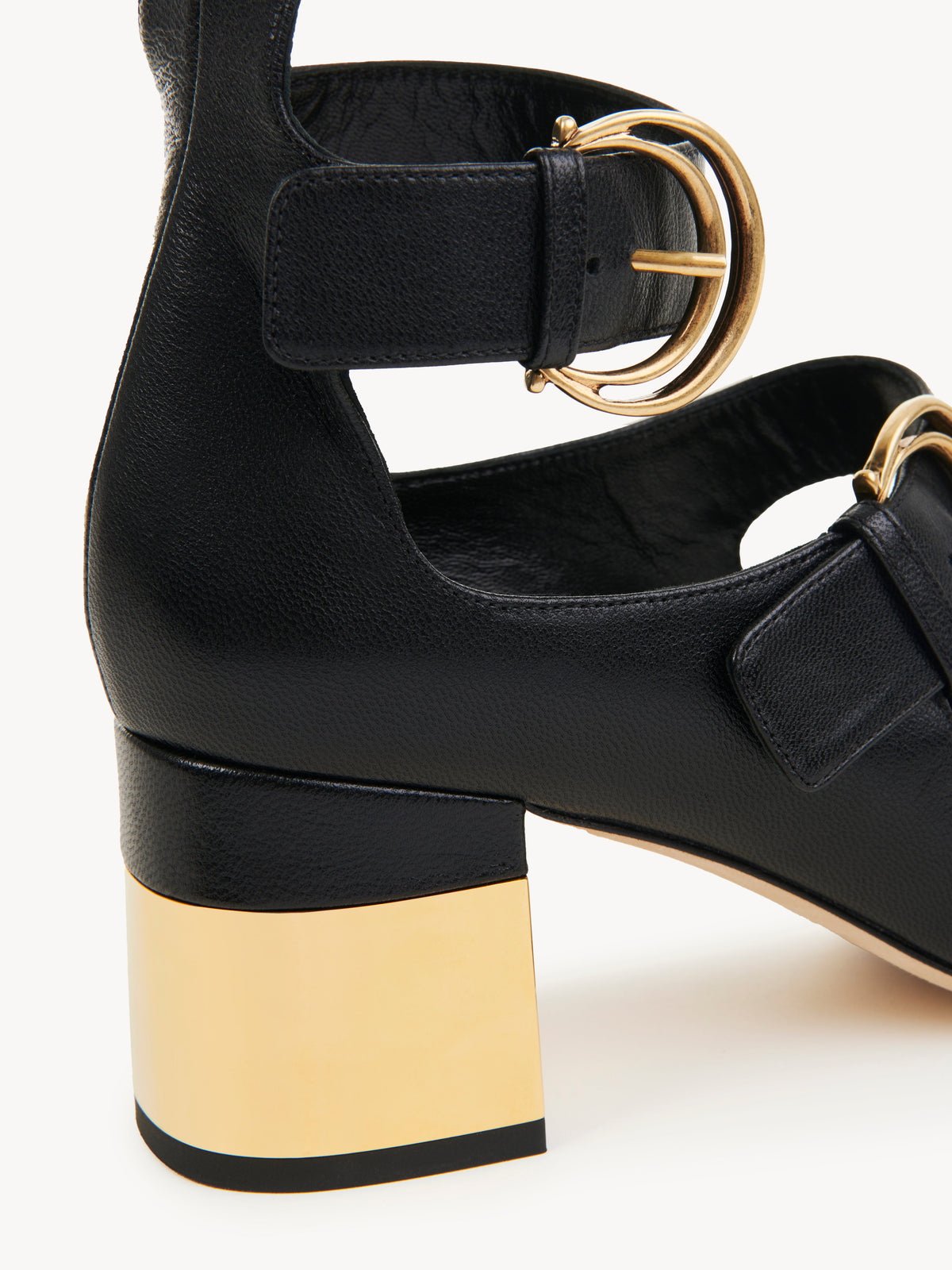 BASEPLUS_Black PUMP - Black