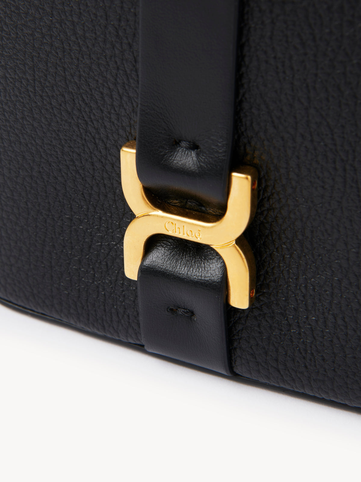 BASEPLUS_Black MINI VANITY ON CHAIN - Black