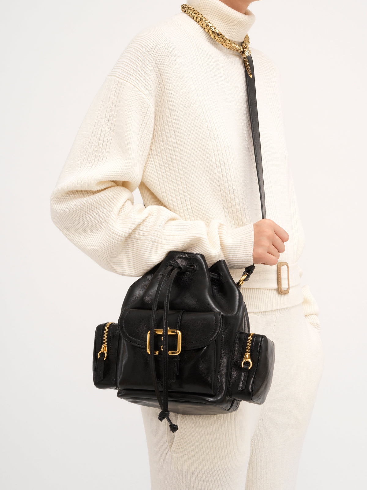 BASEPLUS_Black BUCKET - Black