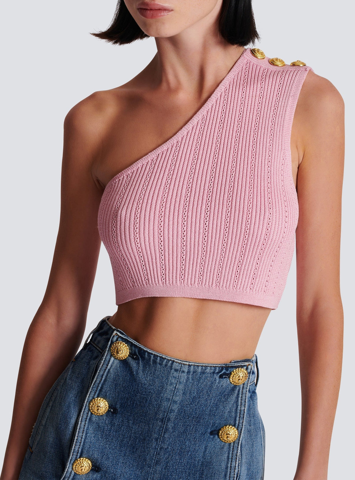 Top asymétrique en maille à boutons - Rose