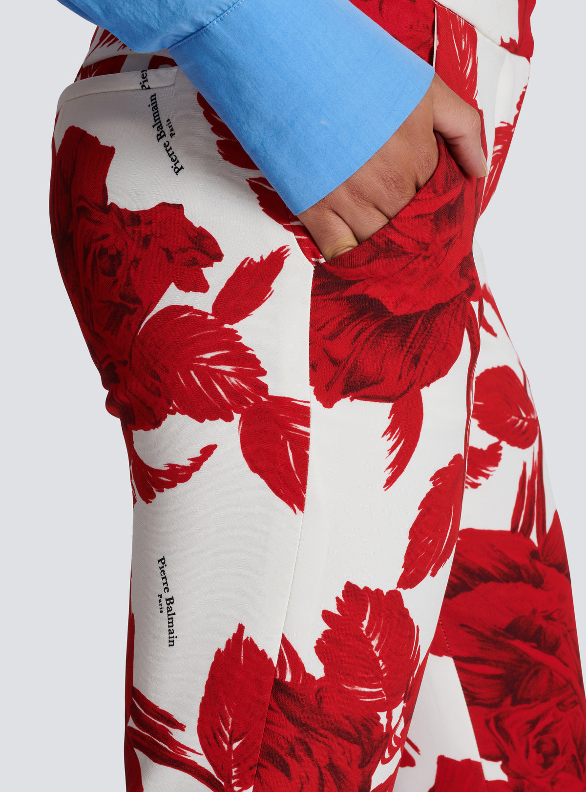 Pantalon en crêpe imprimé roses - Blanc & Rouge