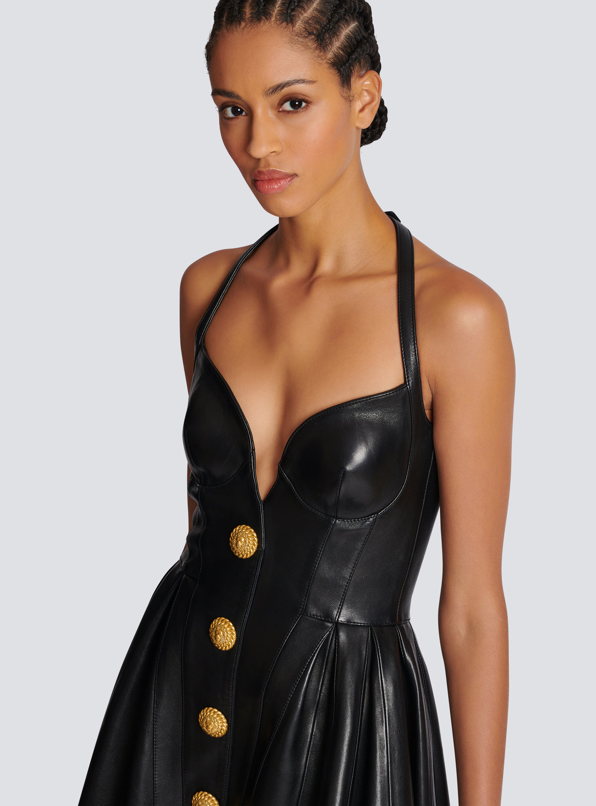 Robe dos-nu évasée et plissée en cuir - Noir