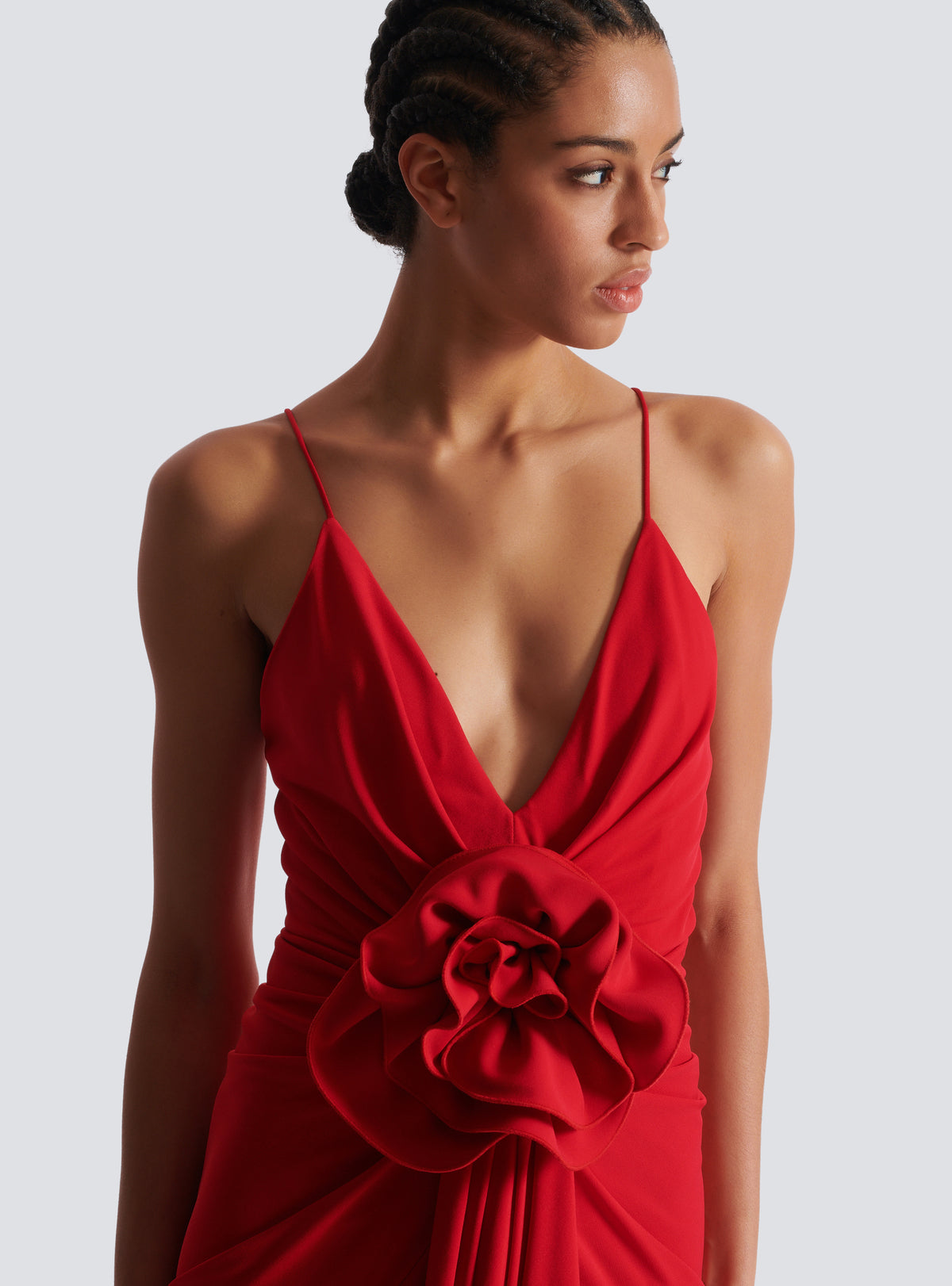 Robe longue plissée à détail fleur - Rouge