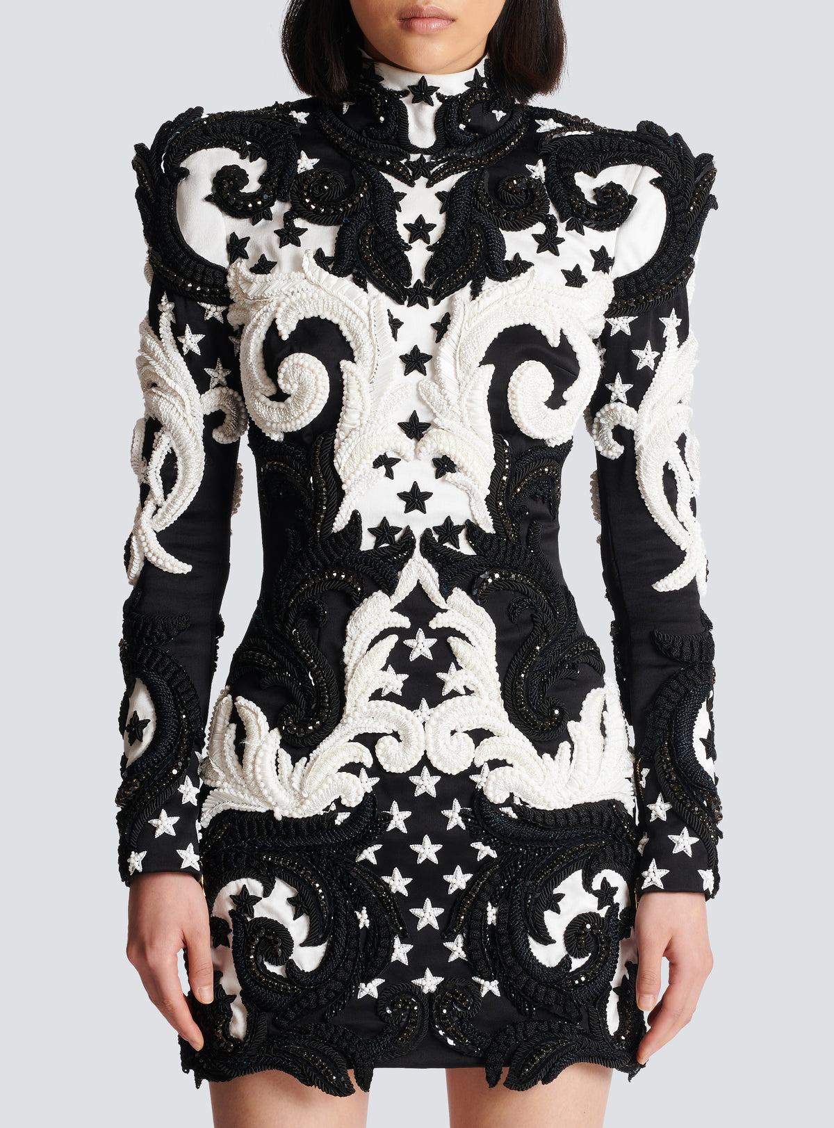 Robe courte brodée baroque - Noir & Blanc