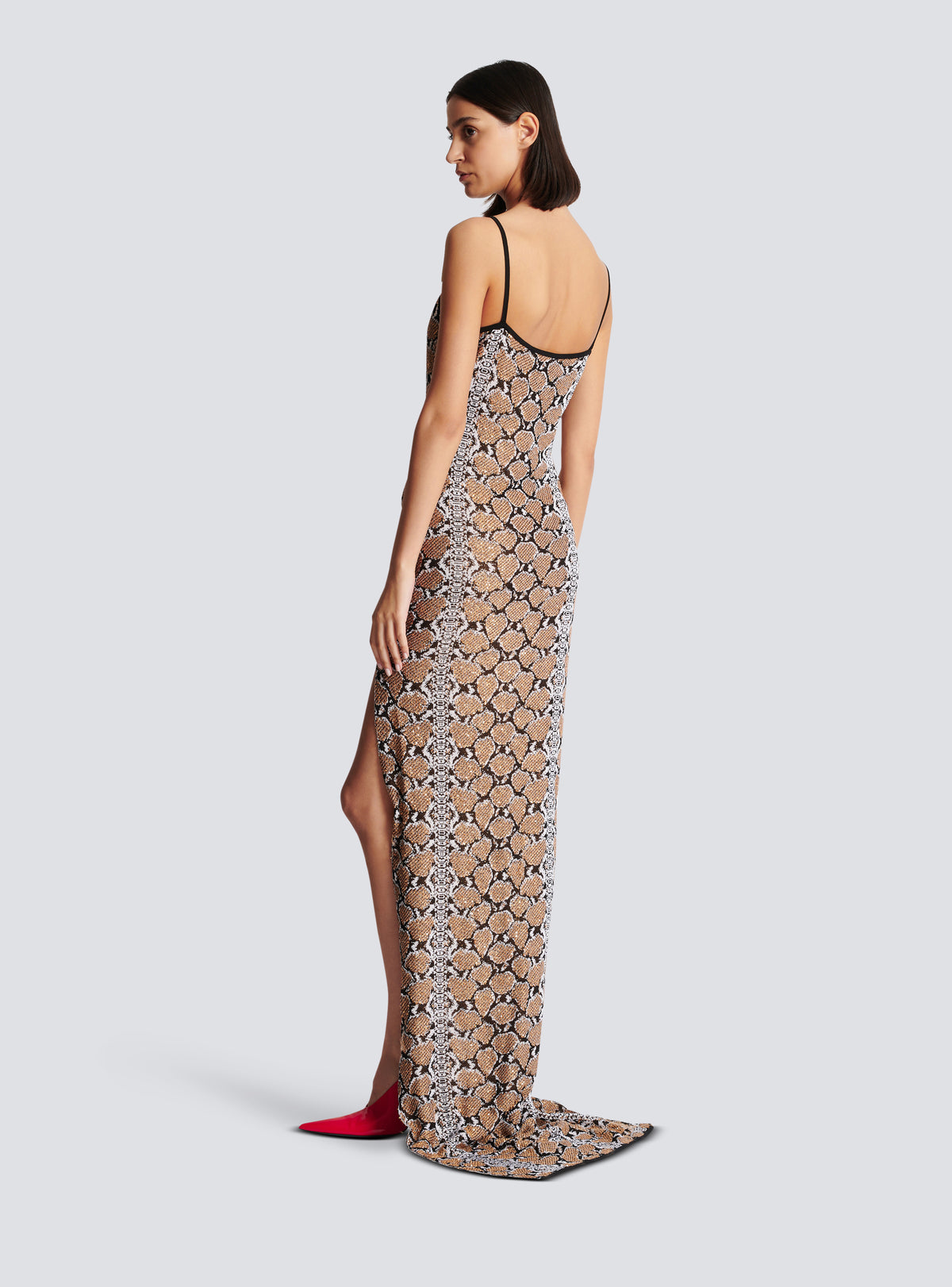 Robe longue à fines bretelles en maille python - Noir & Camel & Blanc