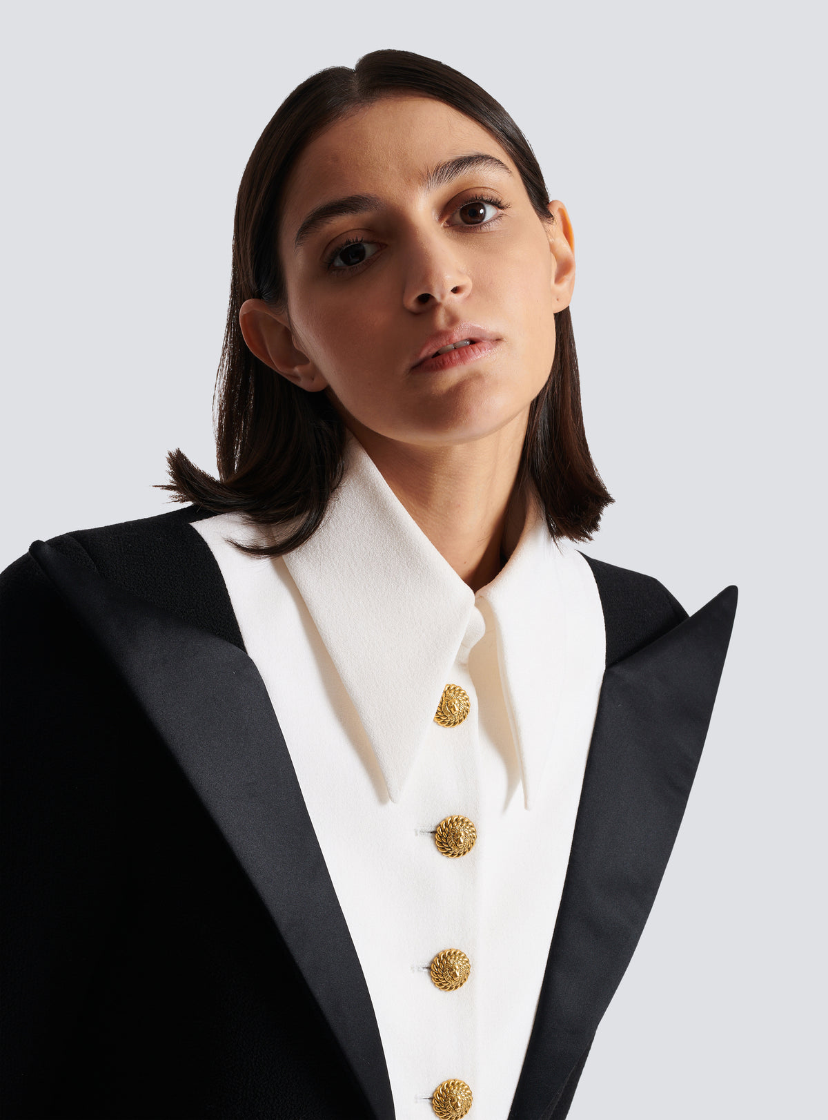 Veste 6 boutons courte en crêpe - Blanc & Noir