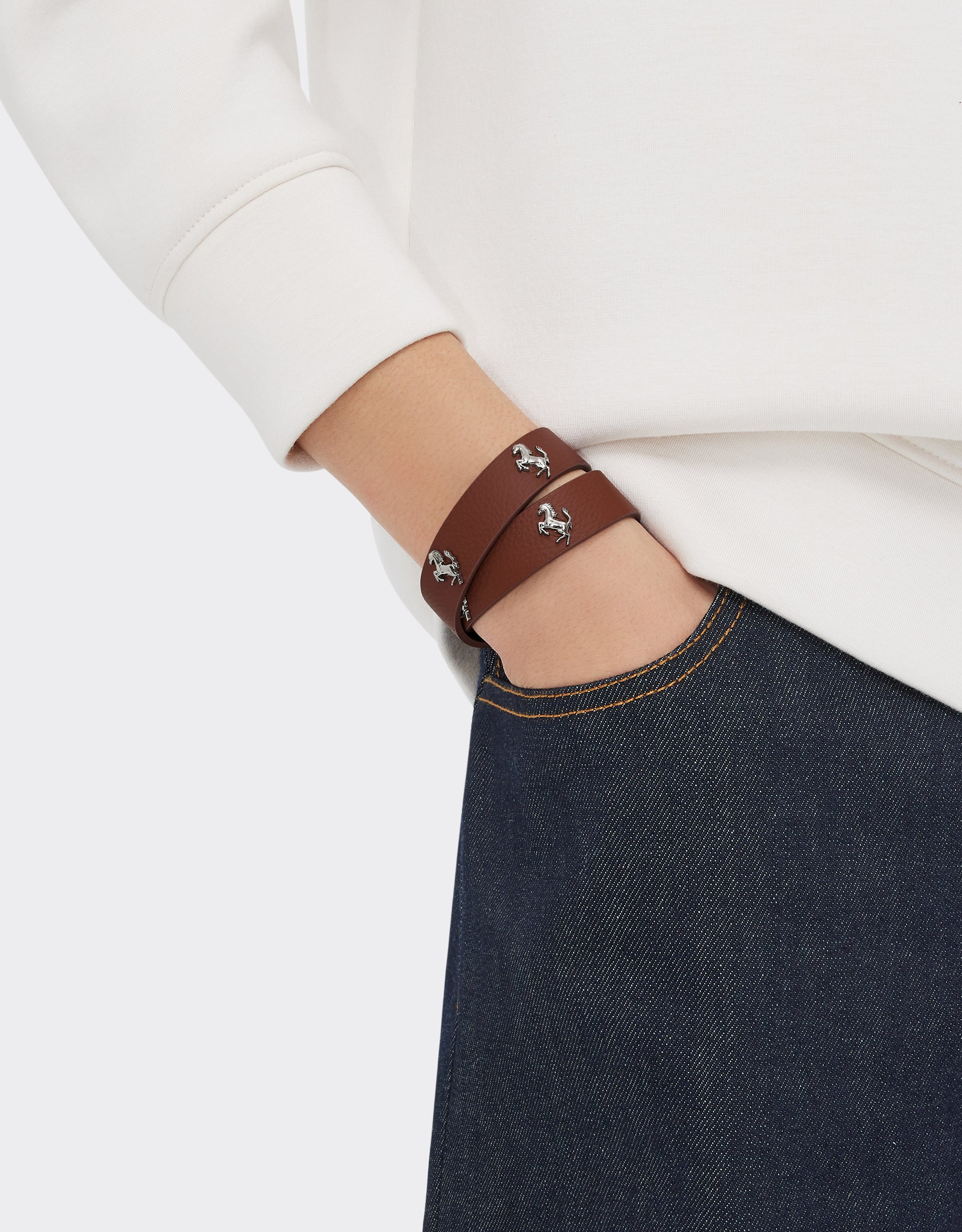 Bracelet unisexe avec clous Cheval cabré en cuir - Cuoio