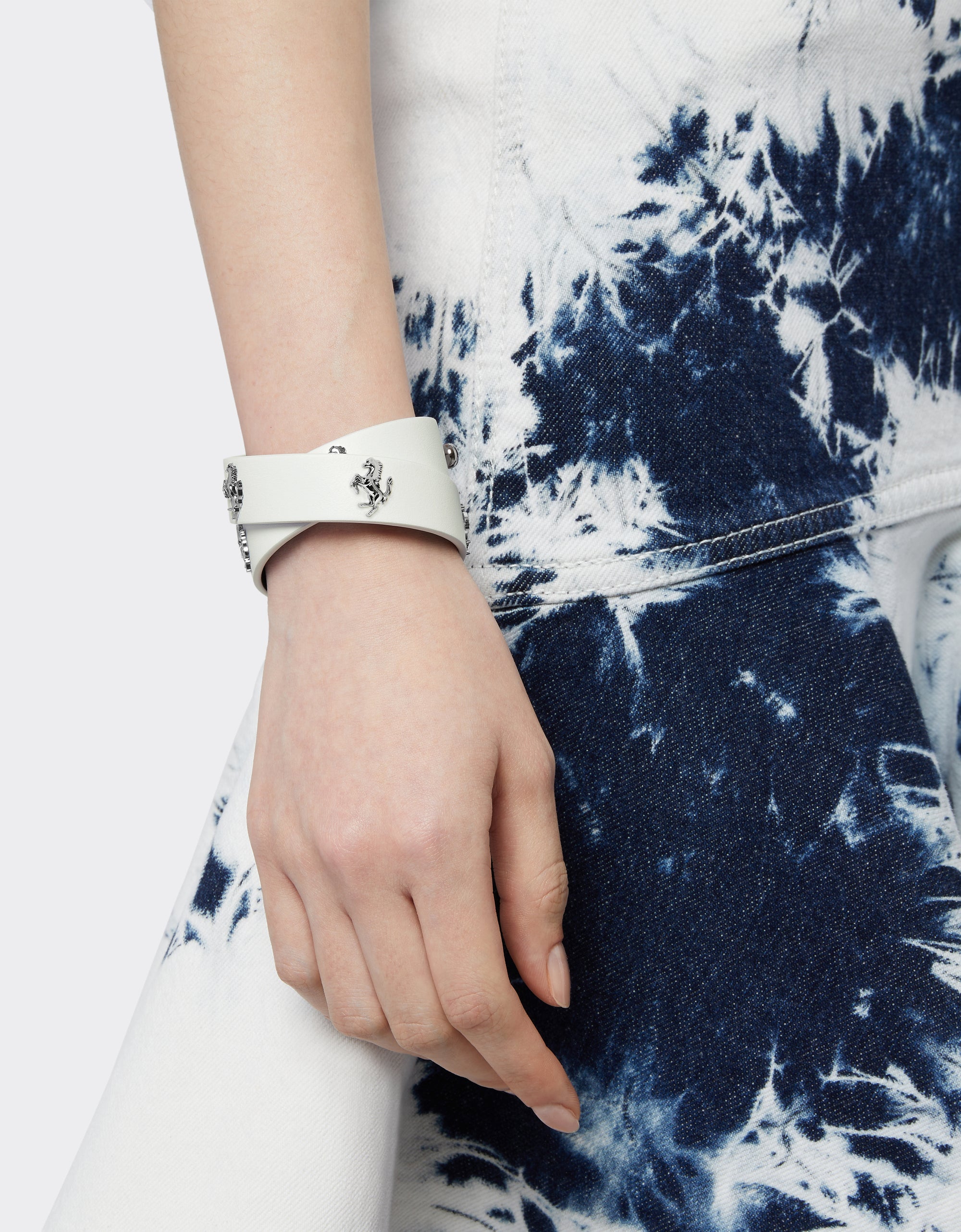 Bracelet unisexe avec clous Cheval cabré en cuir - Bianco