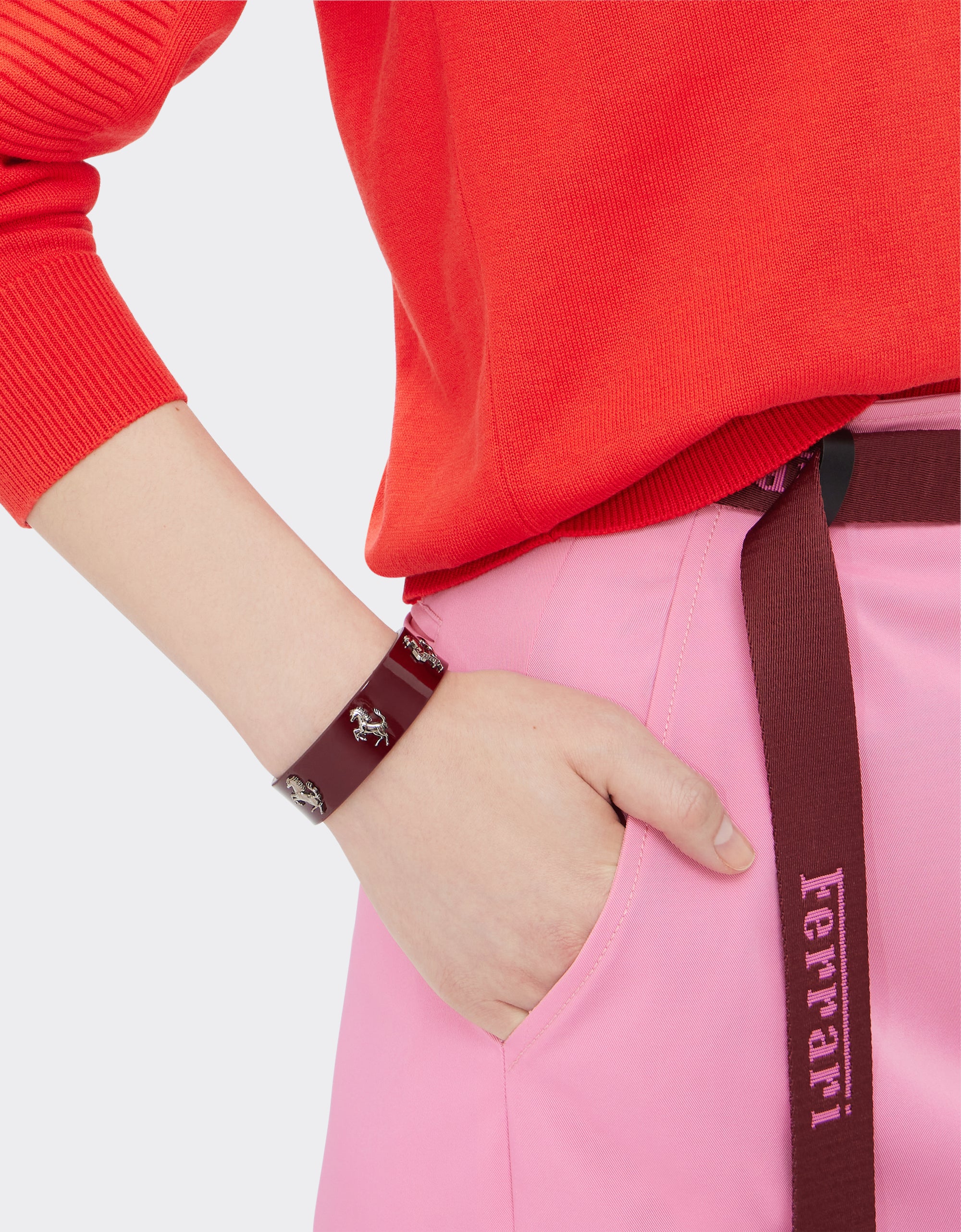 Unisex bracelet with prancing horse studs in leather - Bordeaux