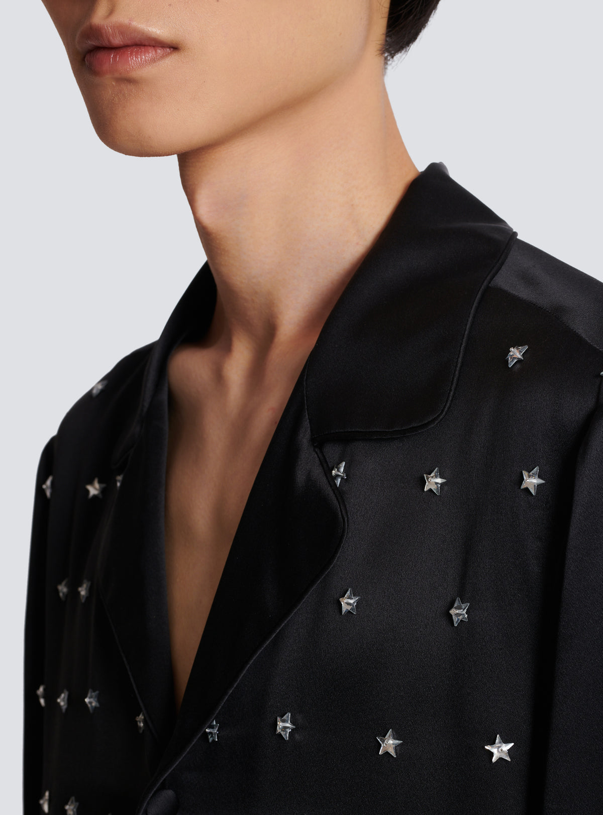 Chemise en soie brodée avec étoiles - Noir & Vieil Argent