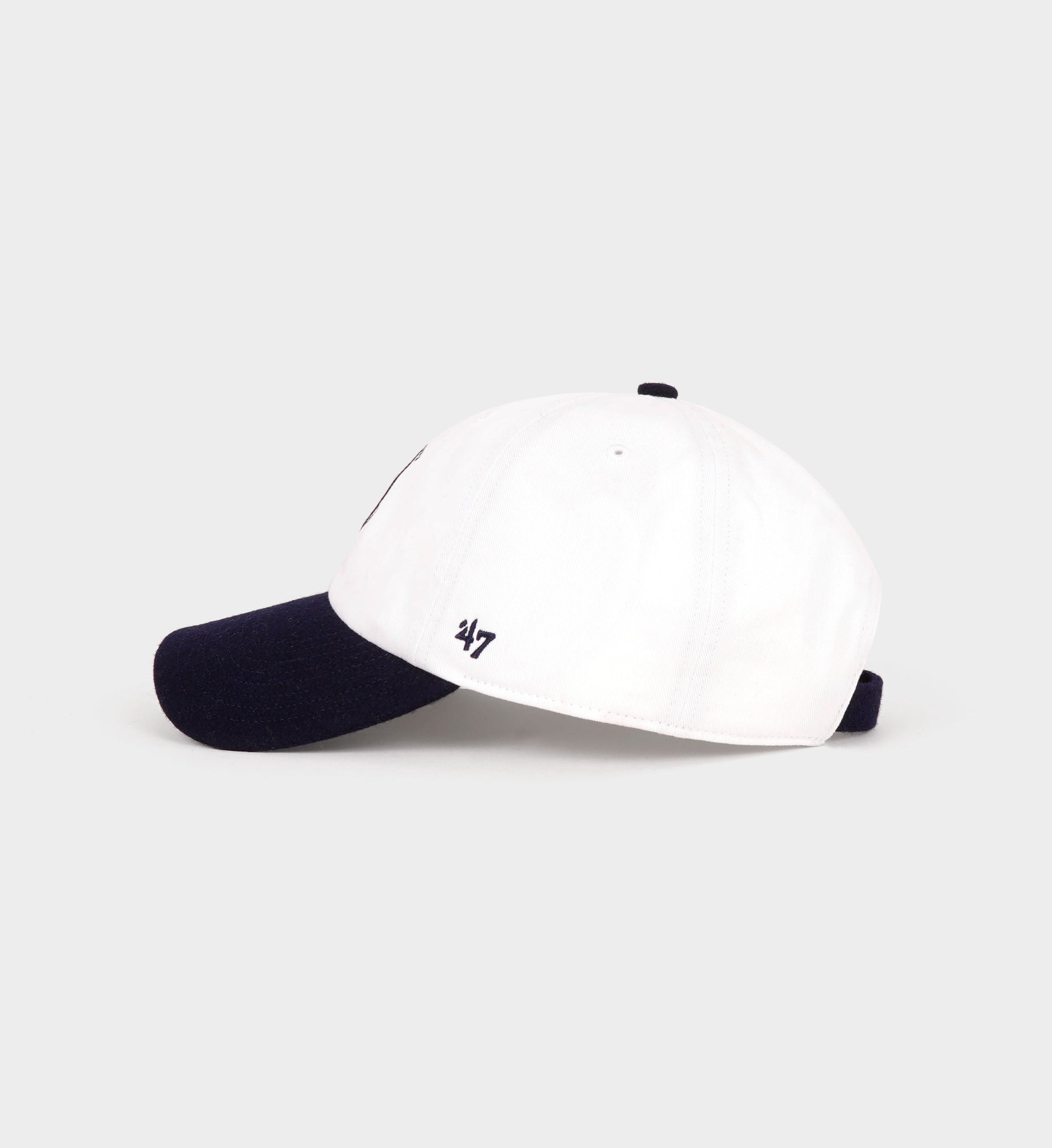 Casquette brodée en tissu - White