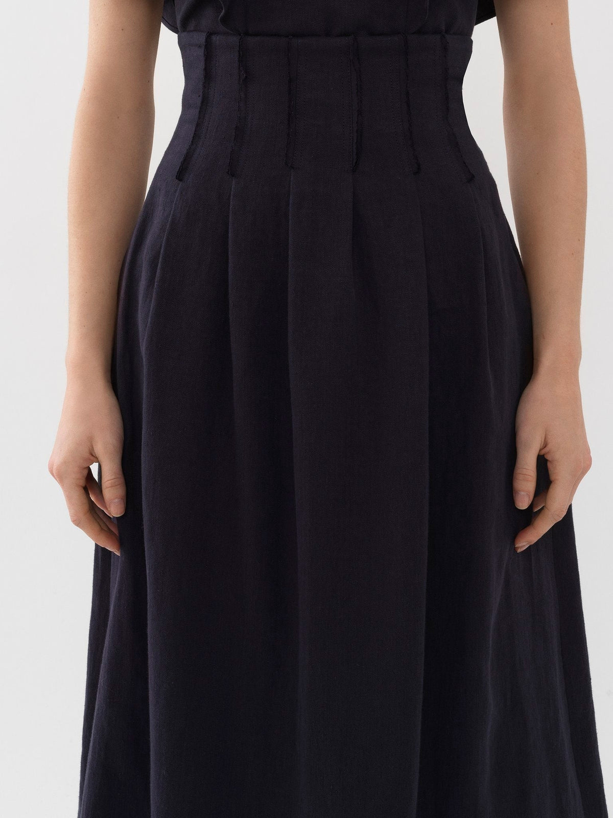 BASEPLUS_Ink Navy SKIRT - Ink Navy