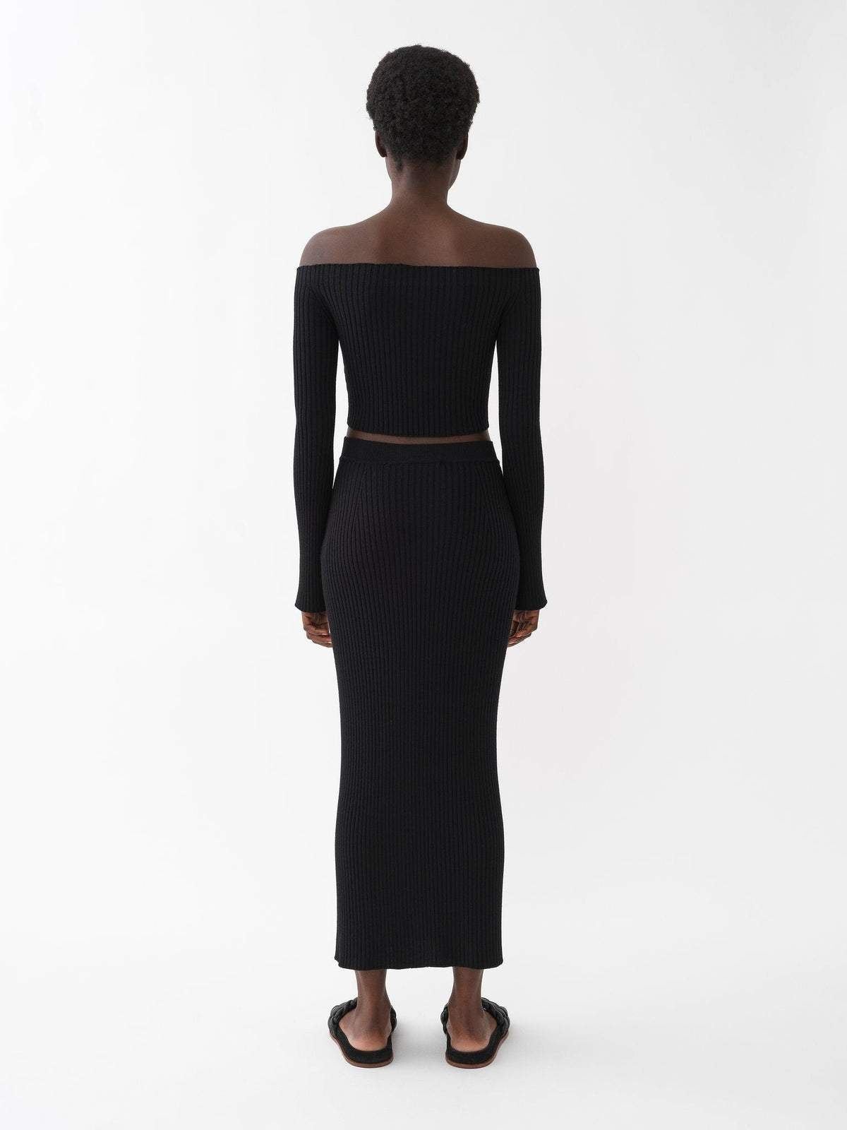 BASEPLUS_Black SKIRT - Black