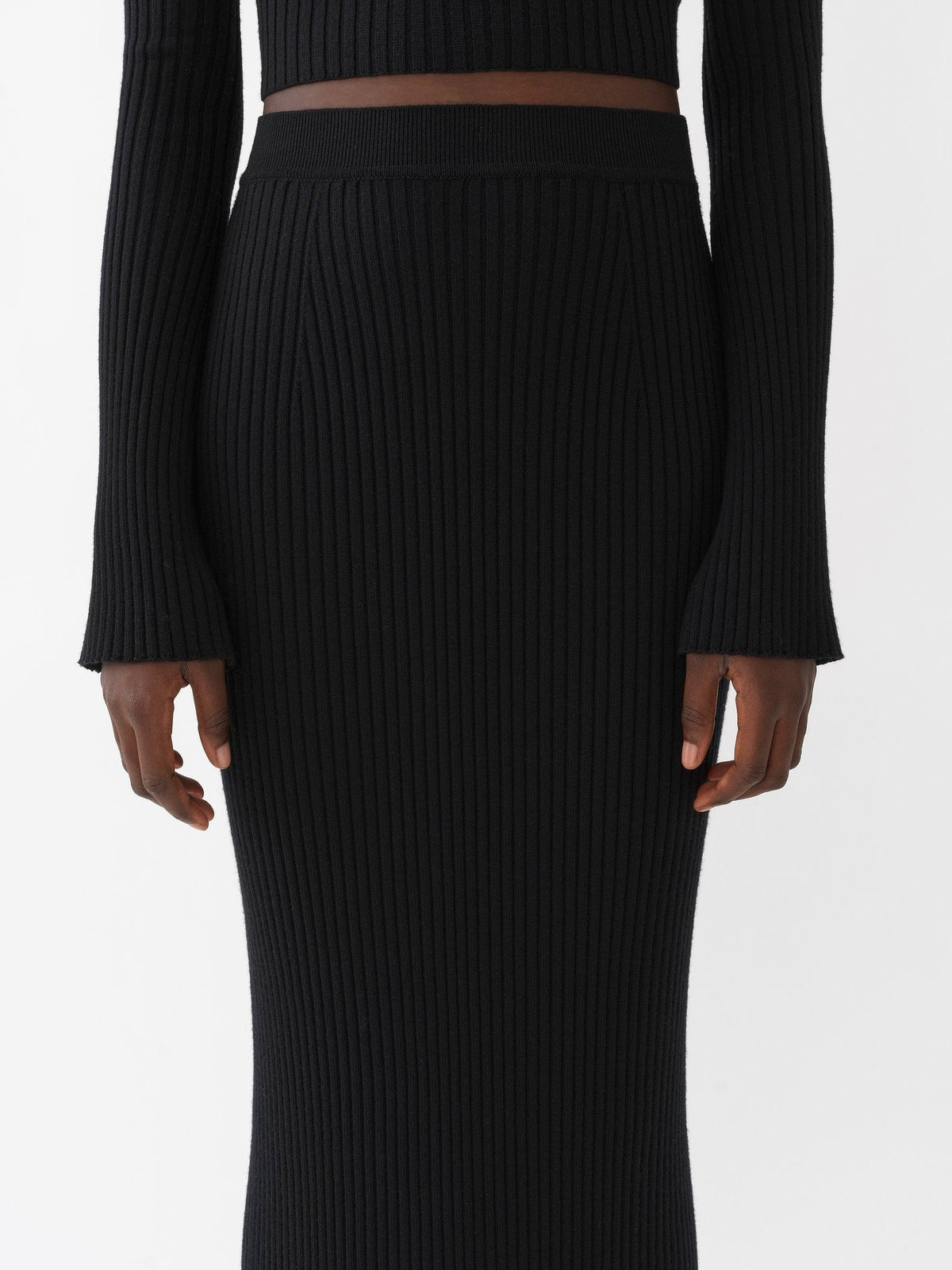 BASEPLUS_Black SKIRT - Black