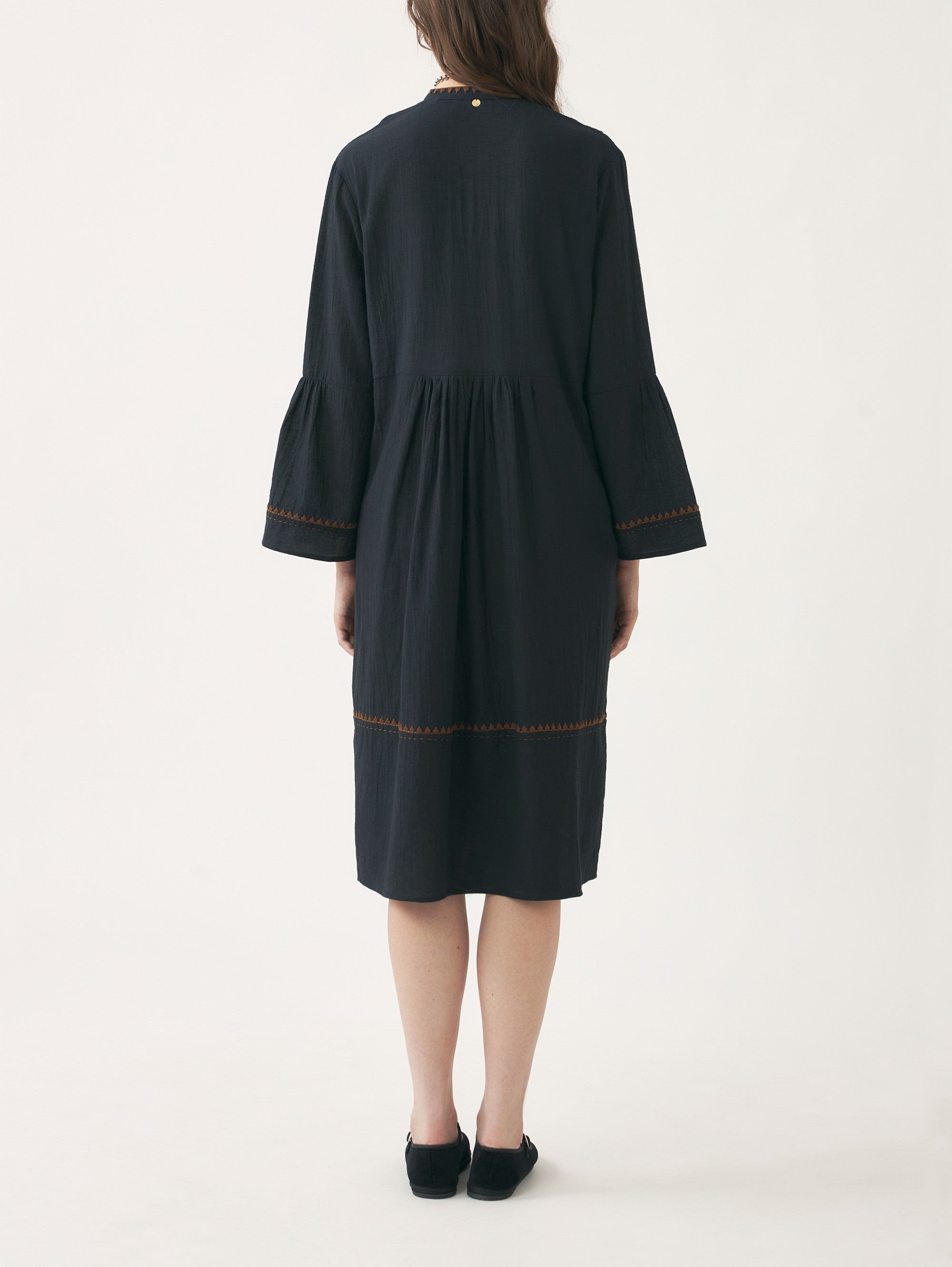 Robe brodée Cindy en lin mélangé - Fd Black