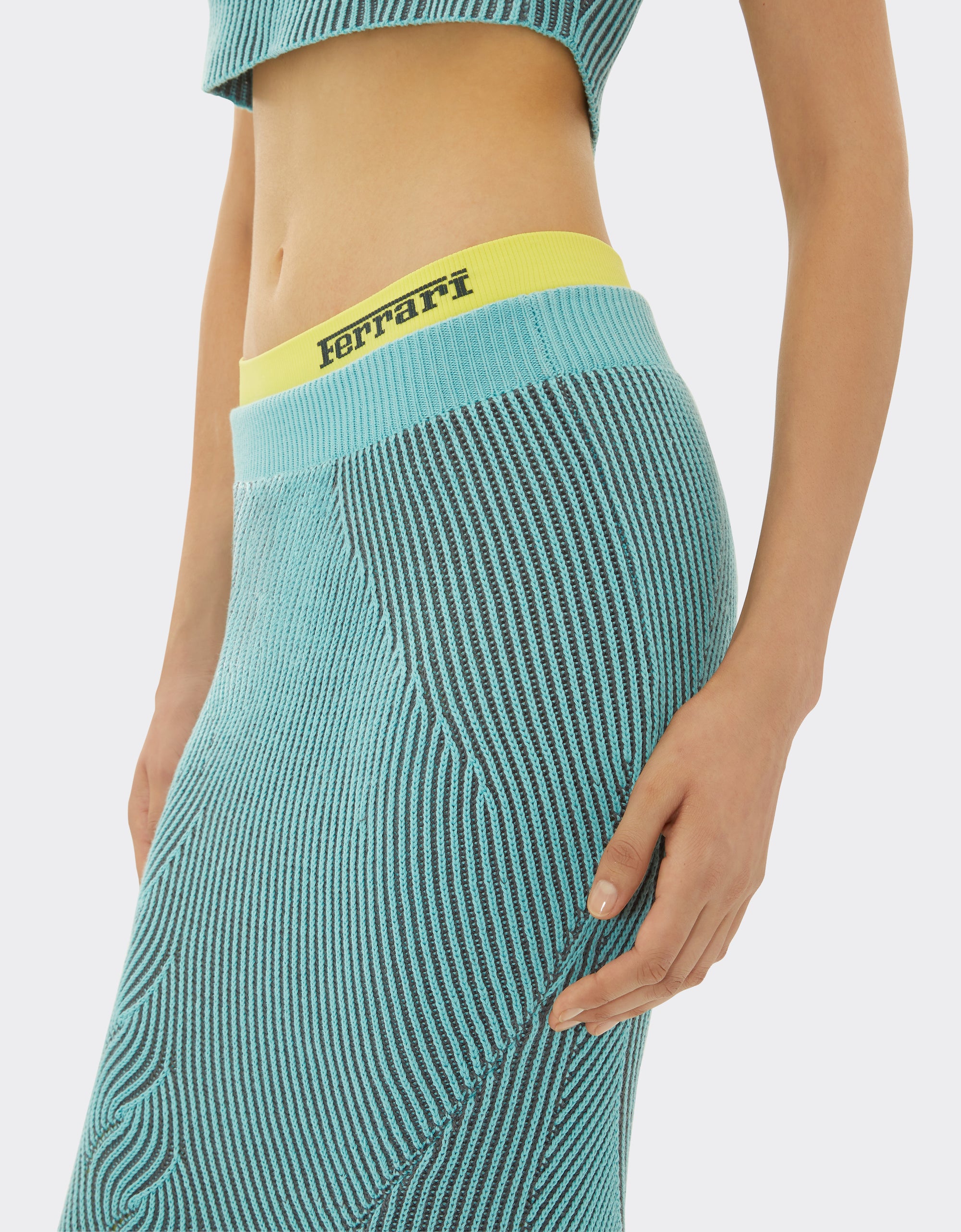 Mid-length skirt with circuit motif - Verde Menta