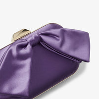 Pochette Cloud en satin avec nœud - Wisteria & Wisteria