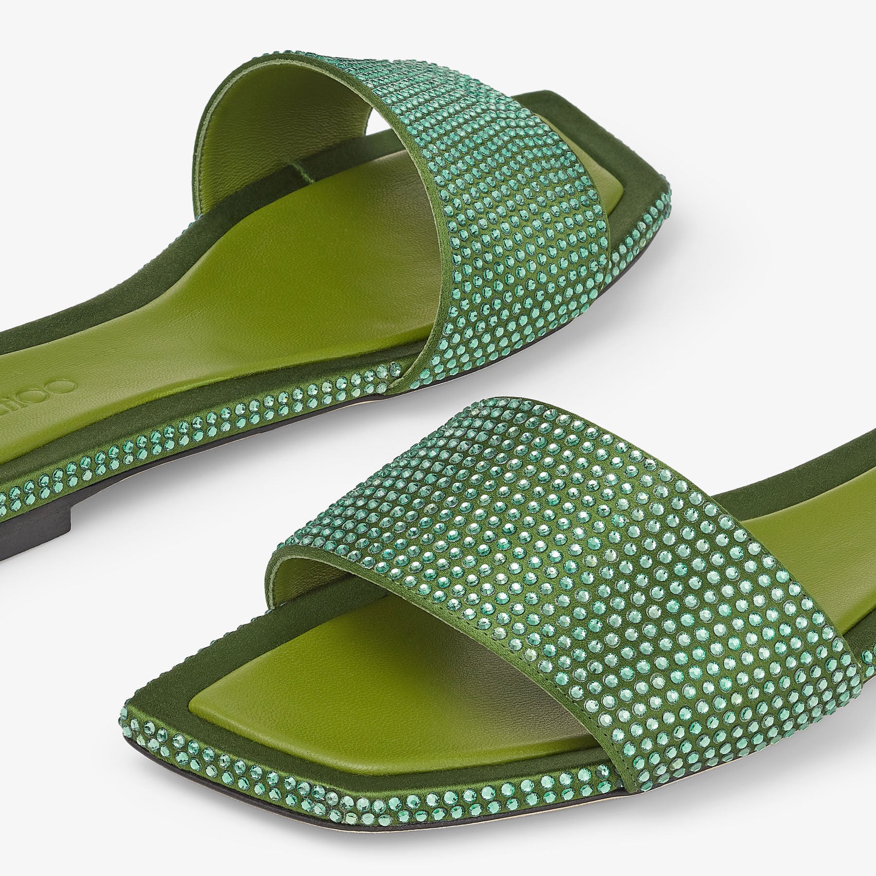 Sandales Clovis plates en satin à cristaux - Matcha & Matcha