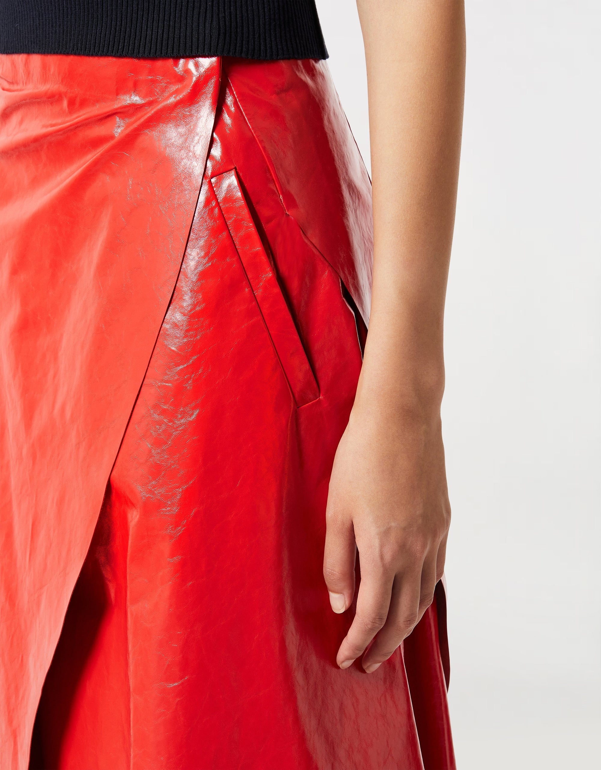 Jupe asymétrique en cuir verni - Rosso Corsa