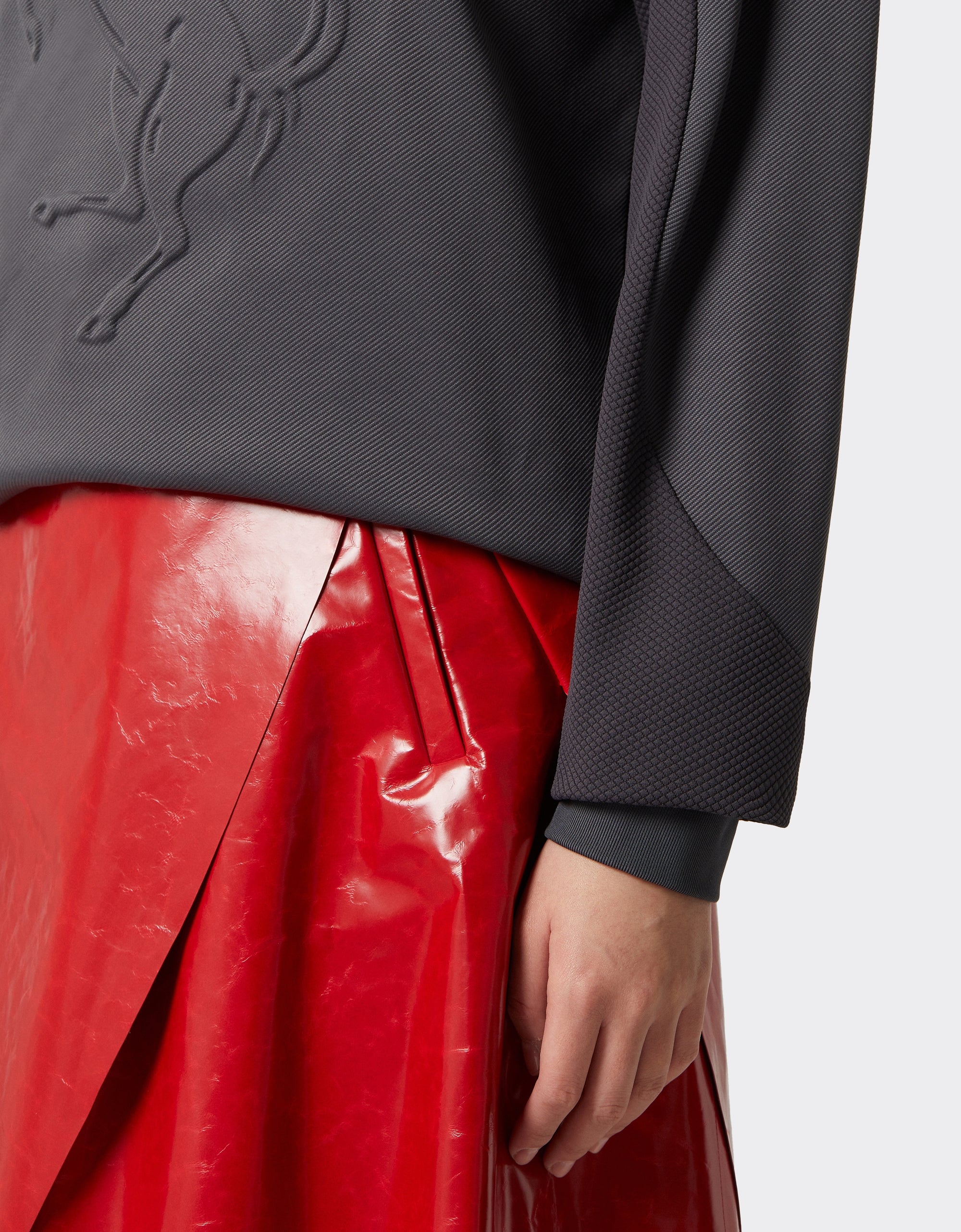 Jupe asymétrique en cuir verni - Rosso Corsa