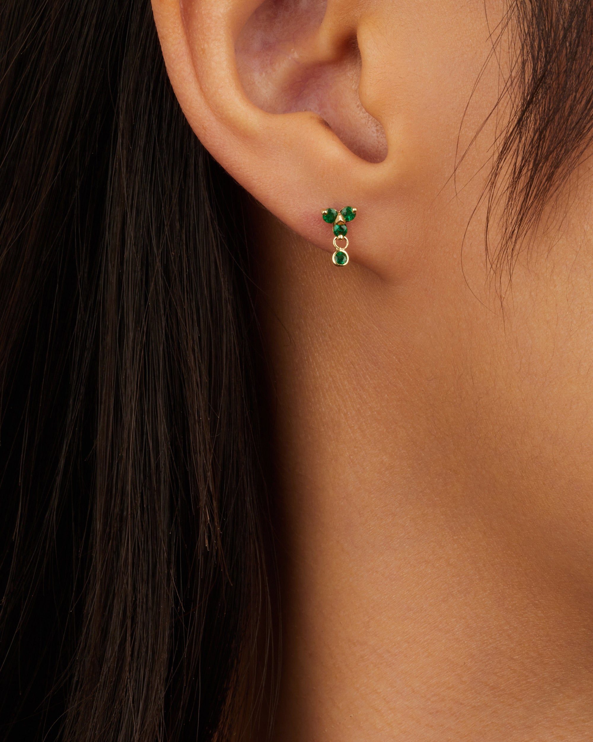 Mono boucle d'oreille en or jaune - Émeraude
