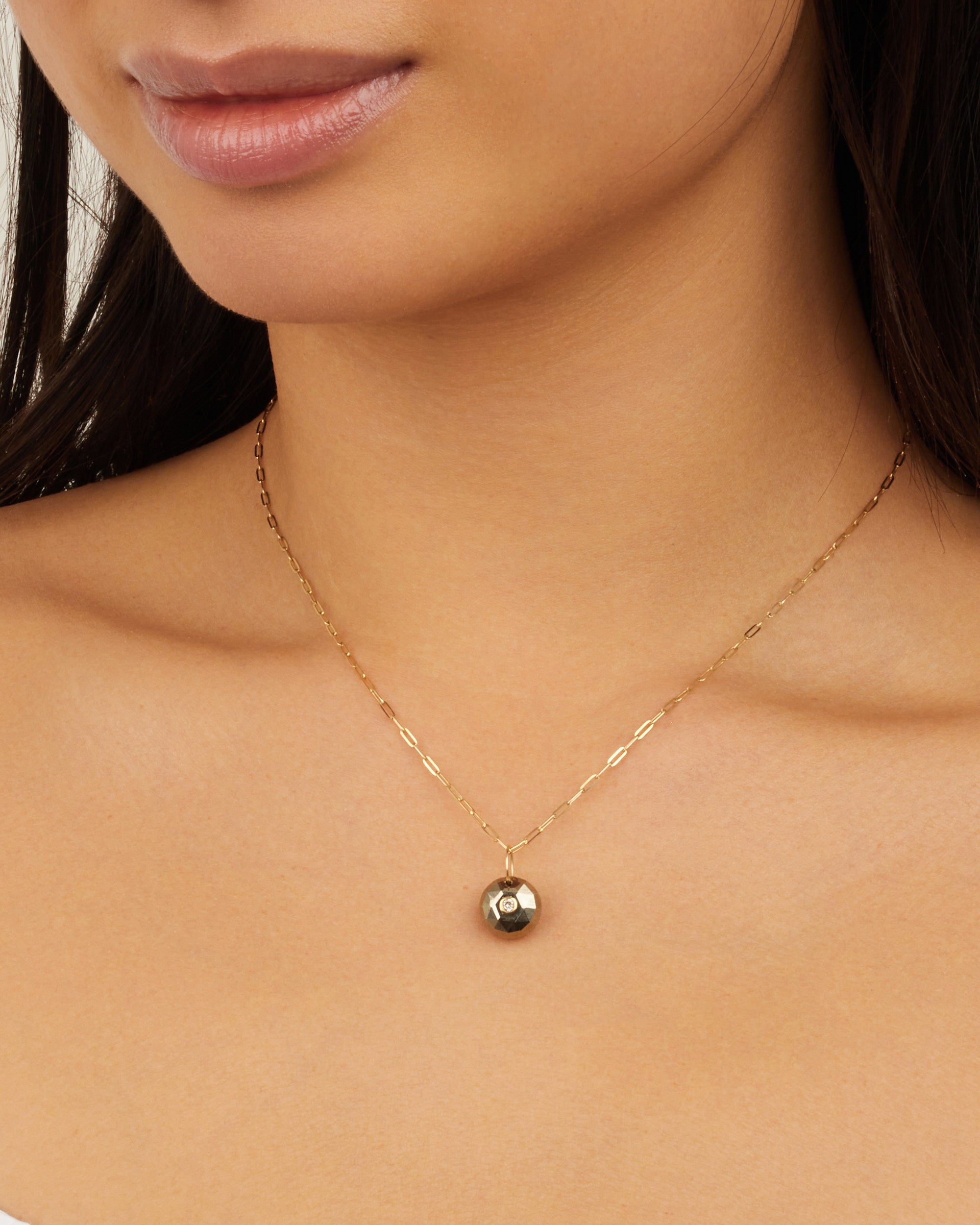 Yellow gold necklace set with diamonds - Diamond & Pyrite