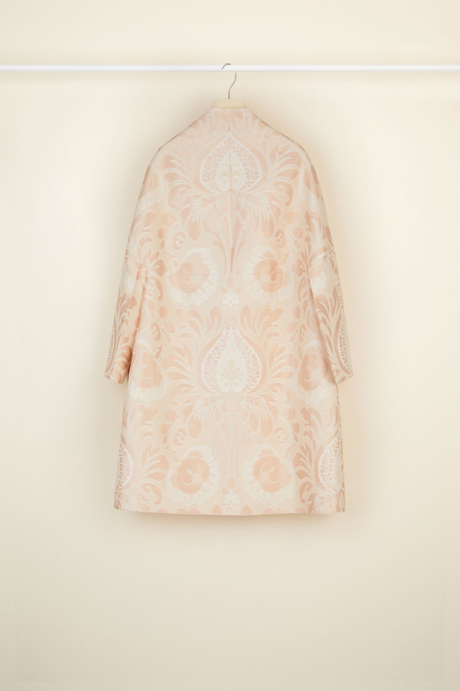 Oversized coat in floral jacquard - Peach Blossom