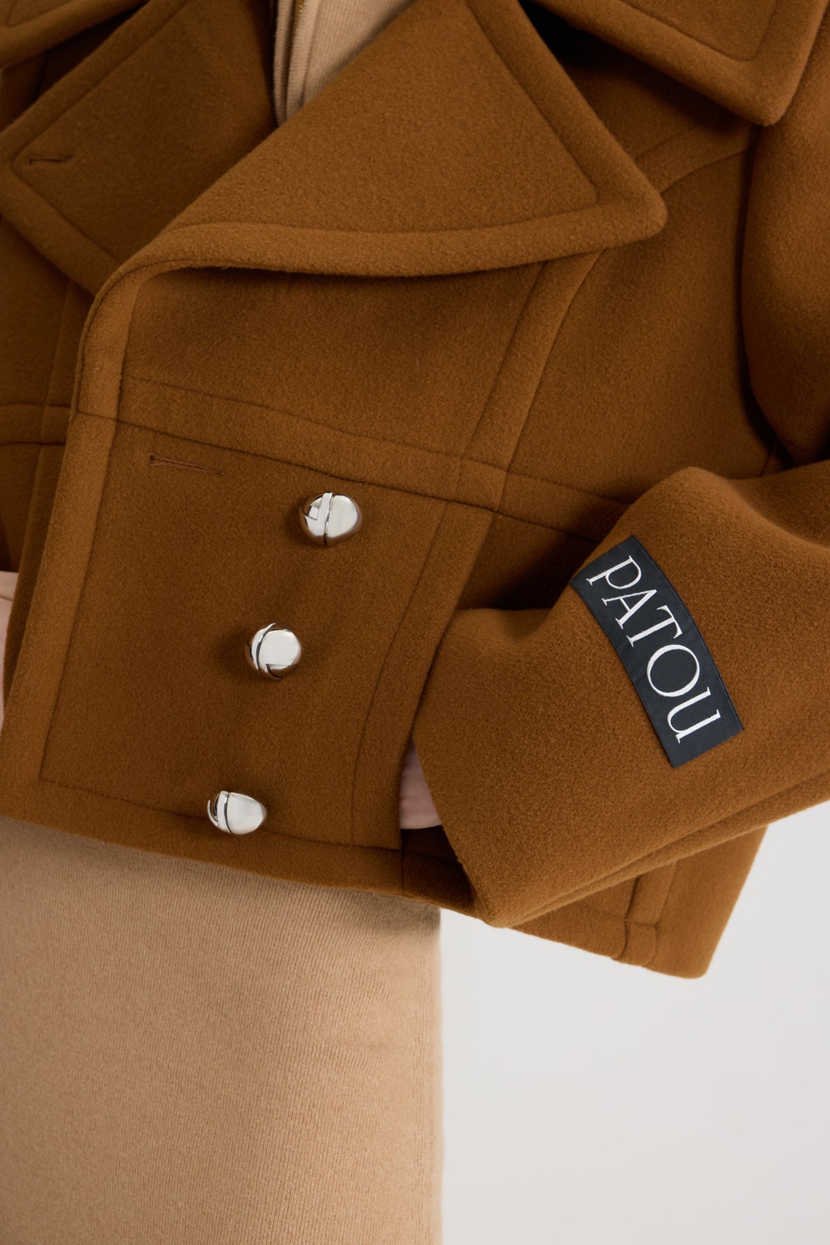 Mahogany / Manteau court croisé en laine mélangée éco-responsable