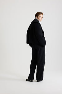Black / Manteau court croisé en laine mélangée éco-responsable