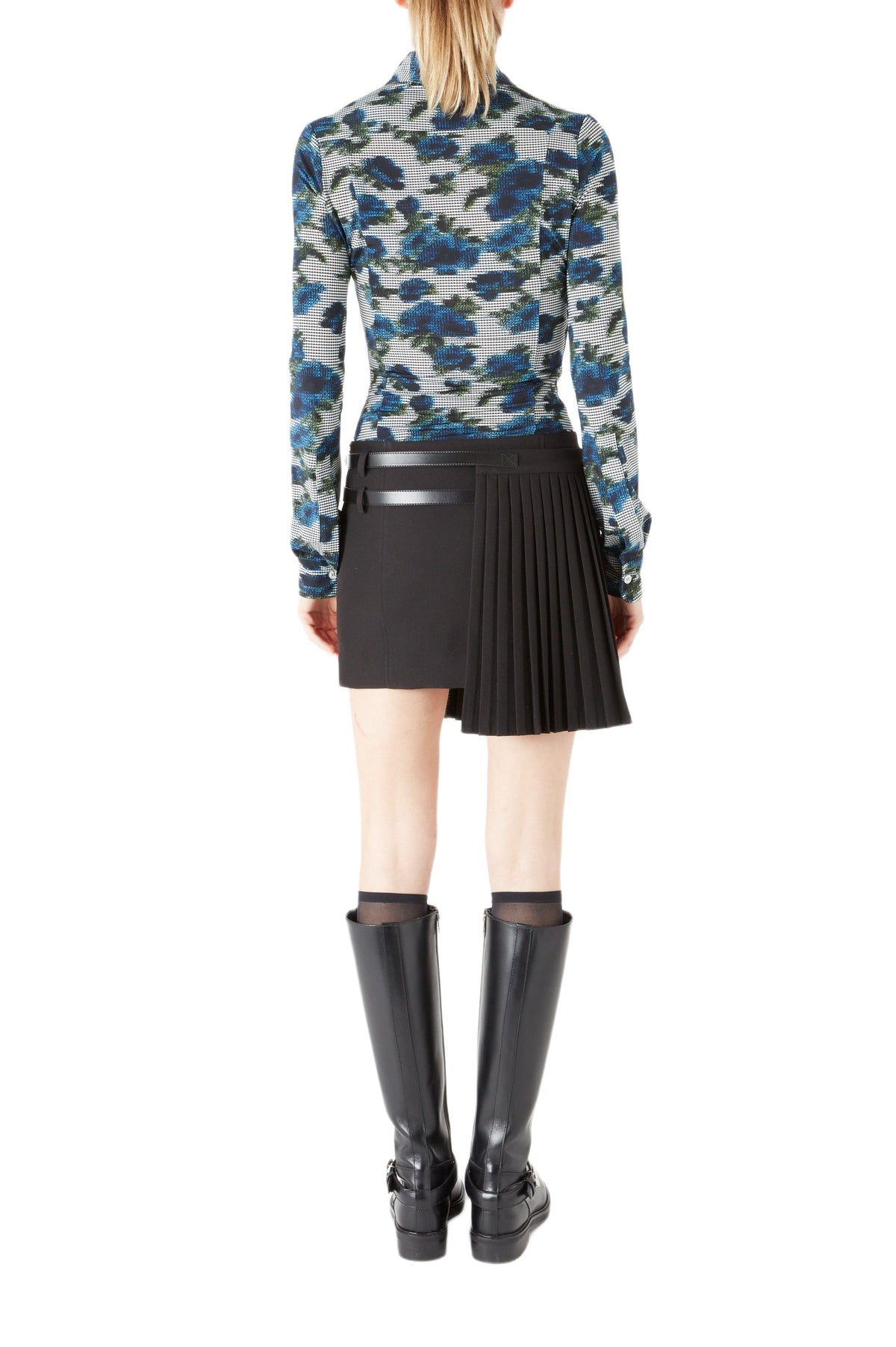 Pleated mini skirt in a school uniform style - Black