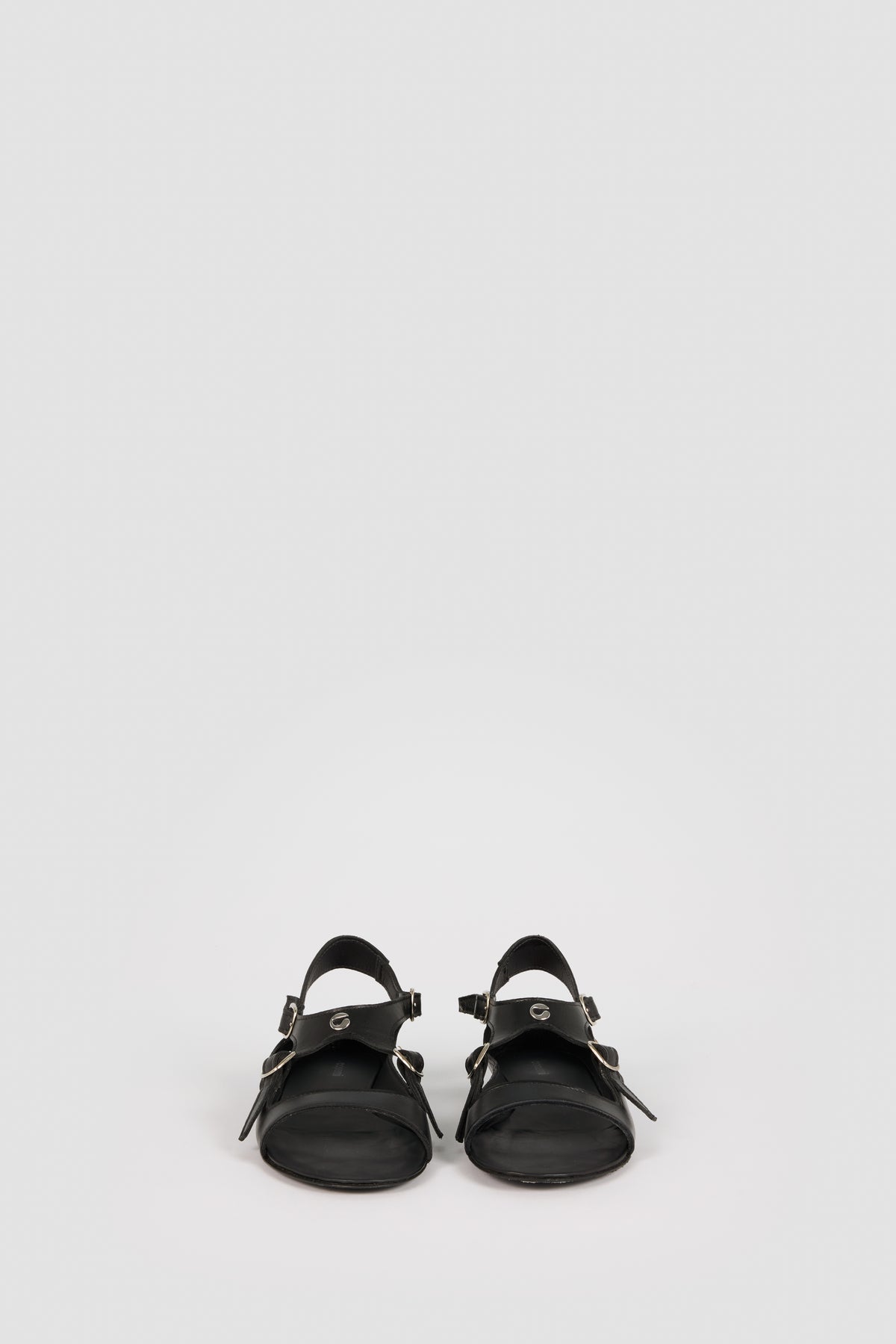 BUCKLE ON SANDALS