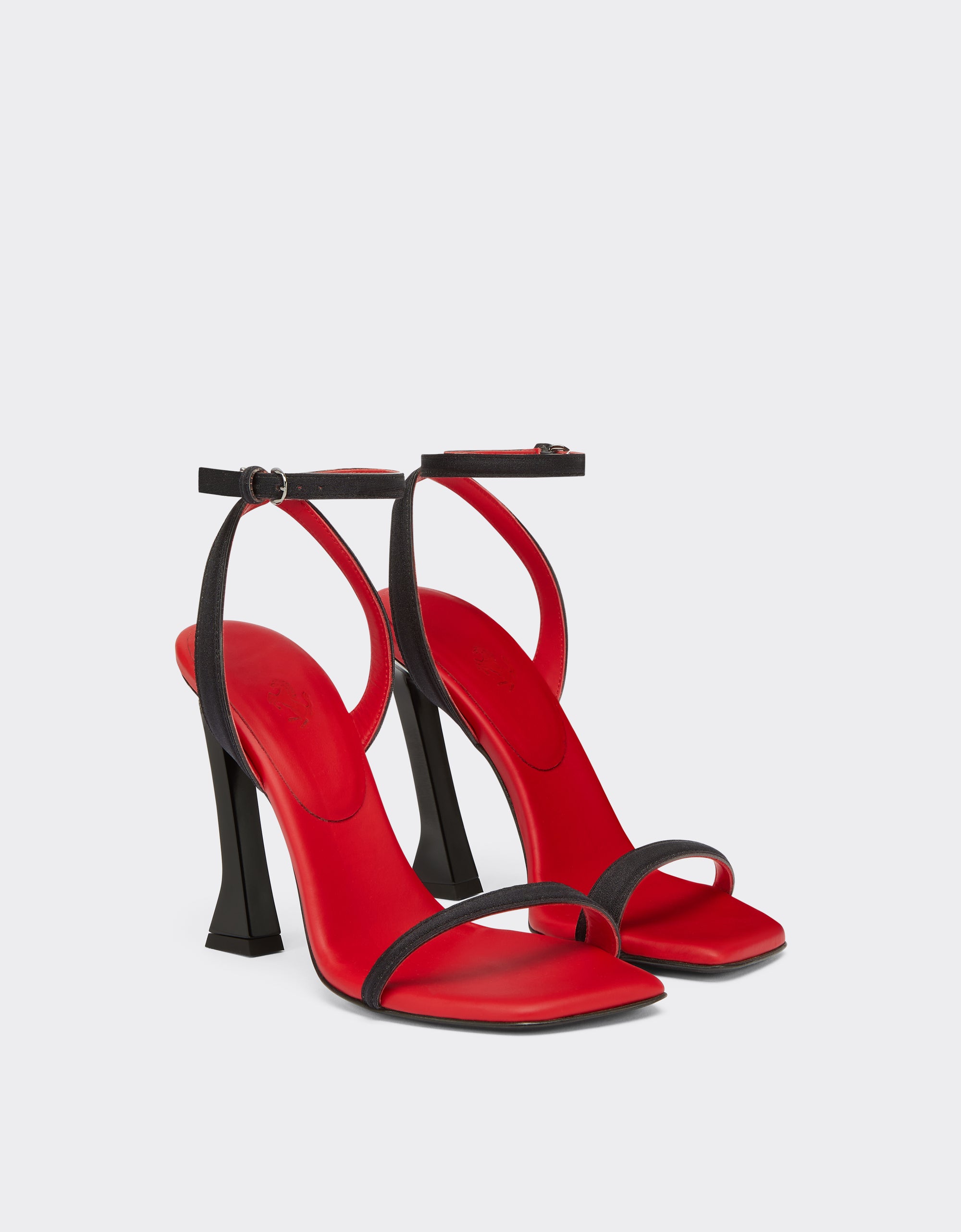 Sandales à talon avec bride - Nero