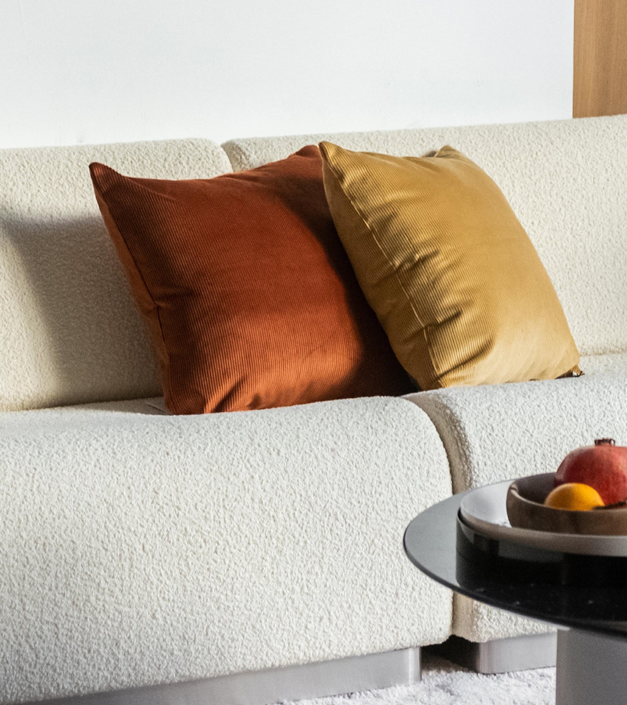 Carino corduroy cushion - Cognac