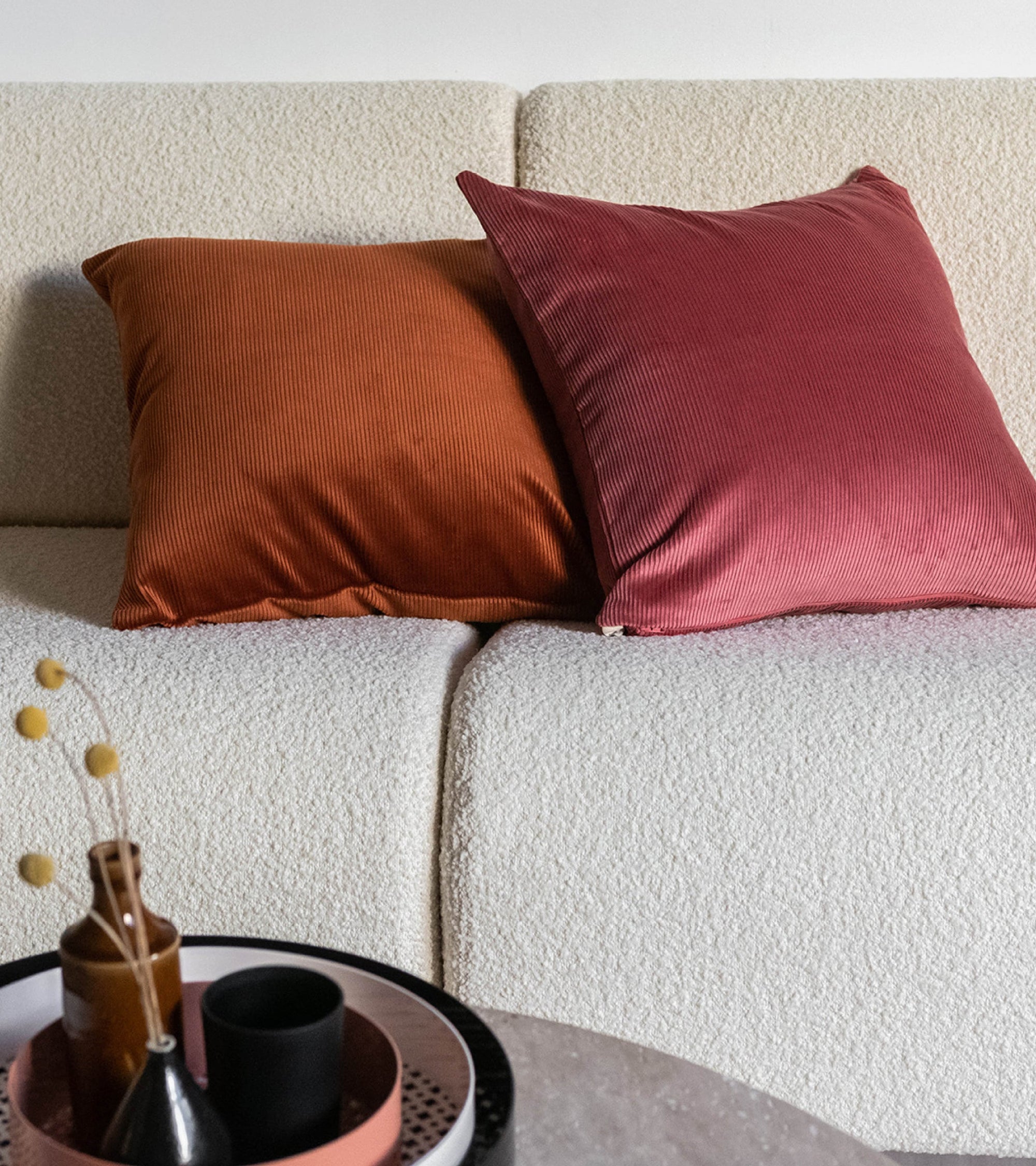 Carino corduroy cushion - Cognac