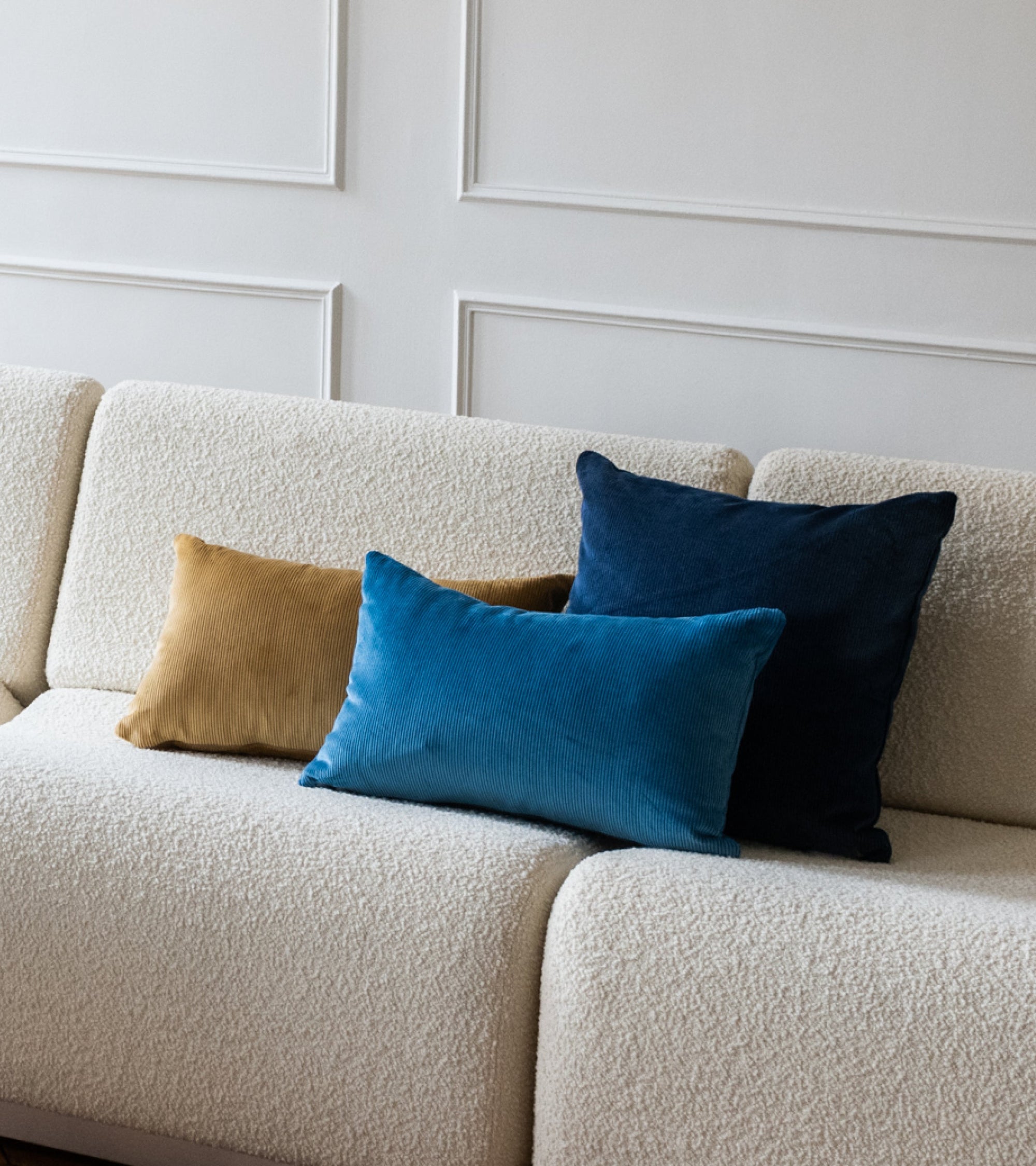 Carino corduroy cushion - Navy blue