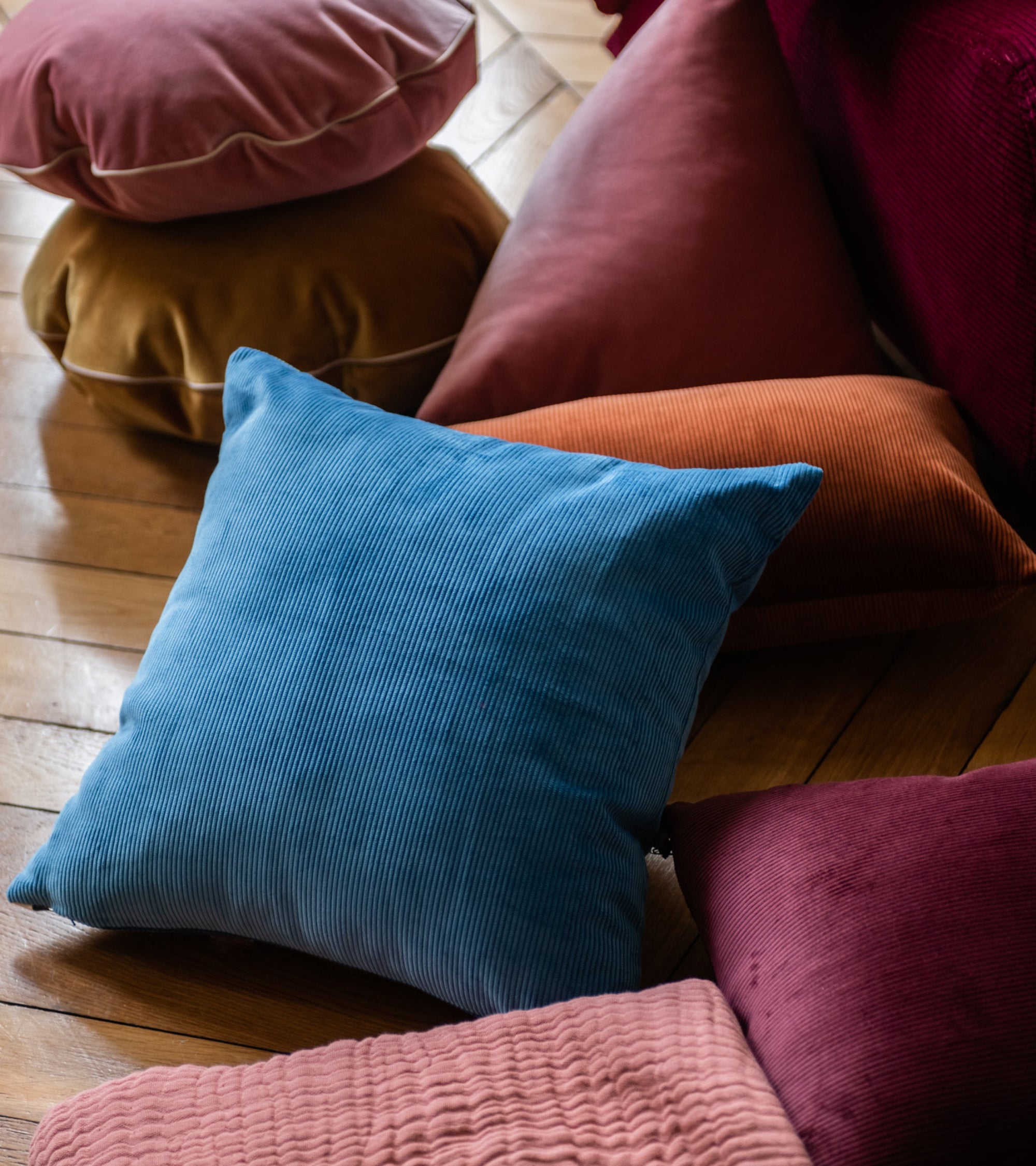 Carino corduroy cushion - Blue