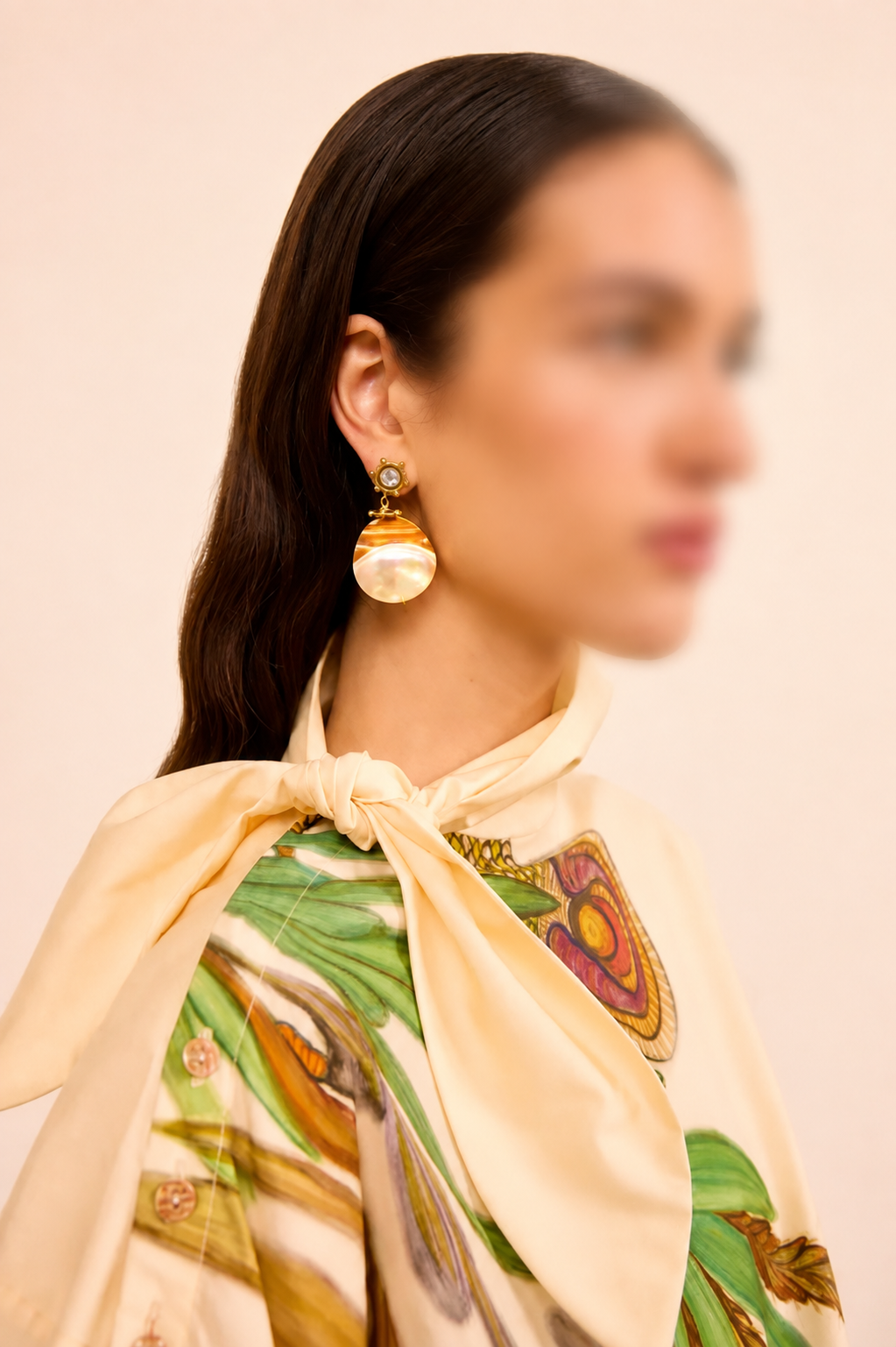 Boucles d’oreilles pendantes ornées de coquillages en laiton - Pearlescent