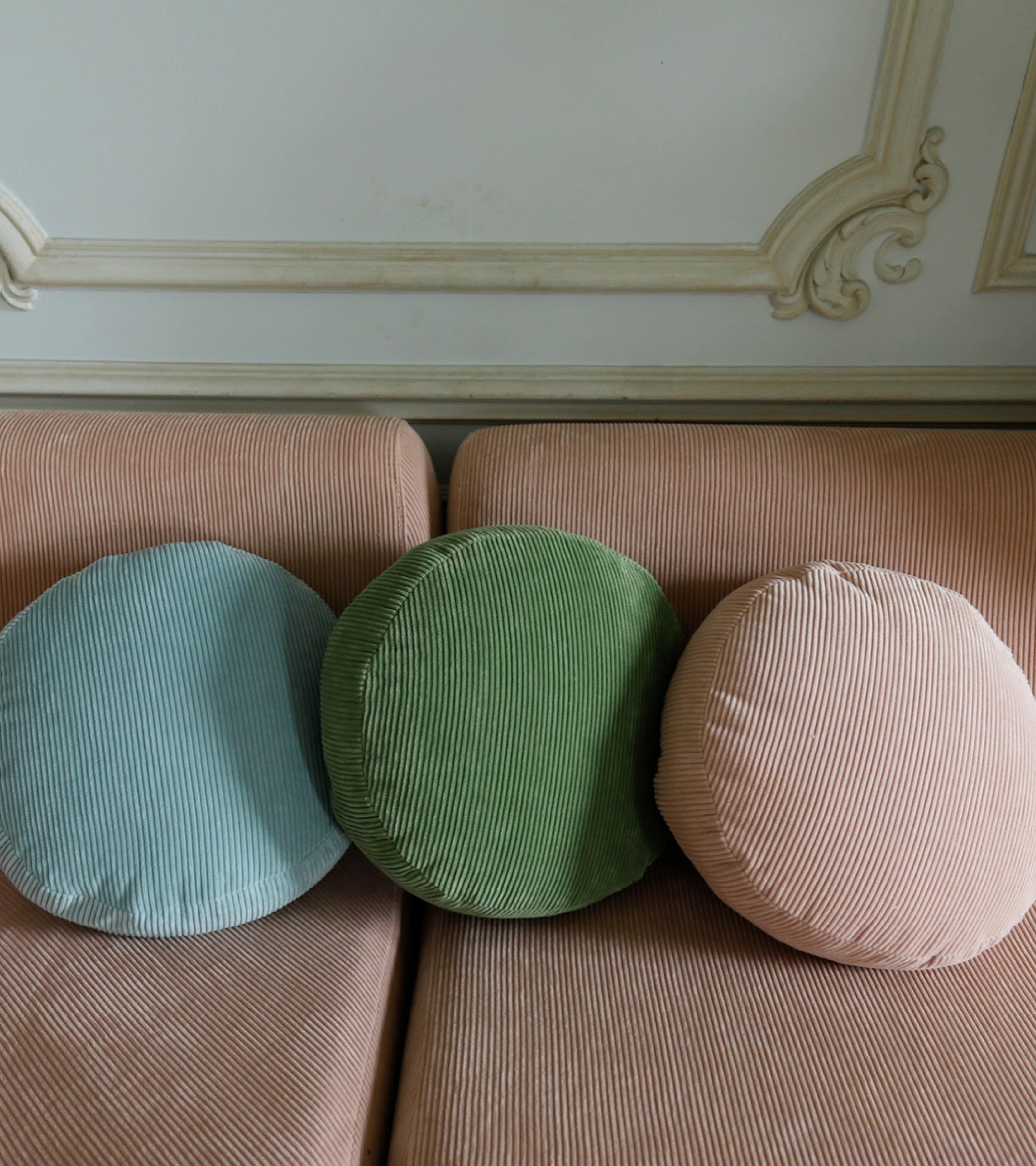 Coussin Ciccio en velours côtelé - Vert amande