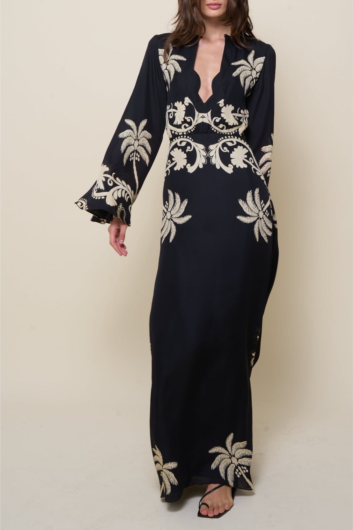 Black / Legenda Del Tiempo Dress