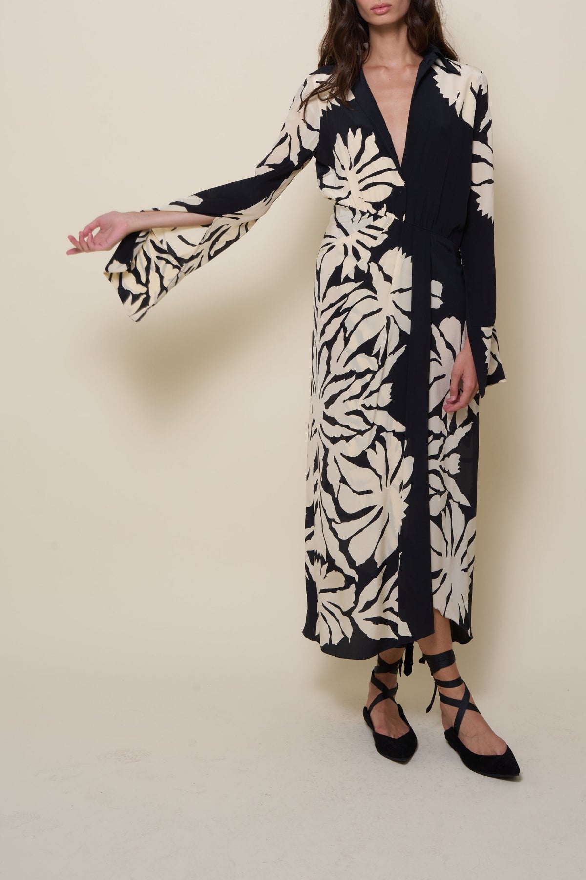 Robe Dream flowers en soie - Noir