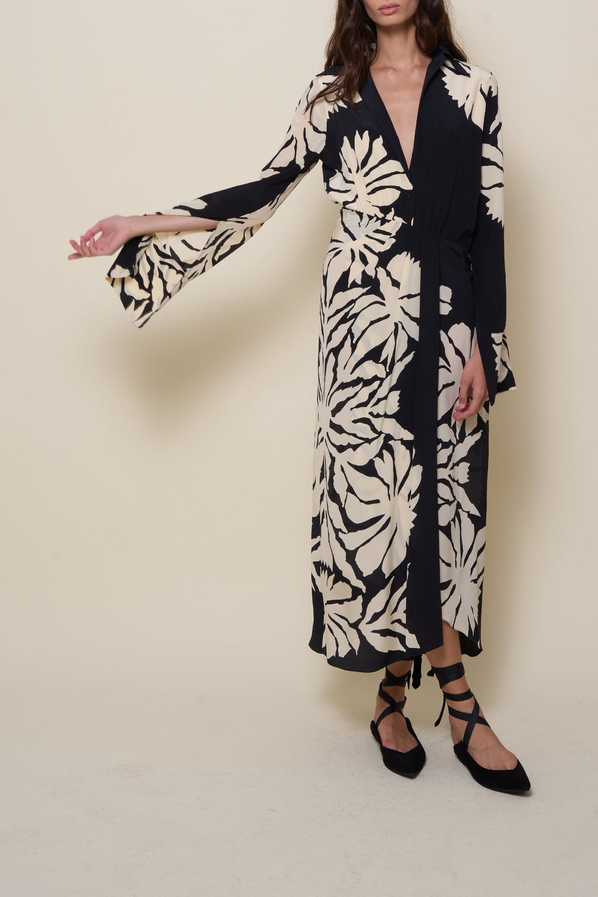 Robe Dream flowers en soie - Noir