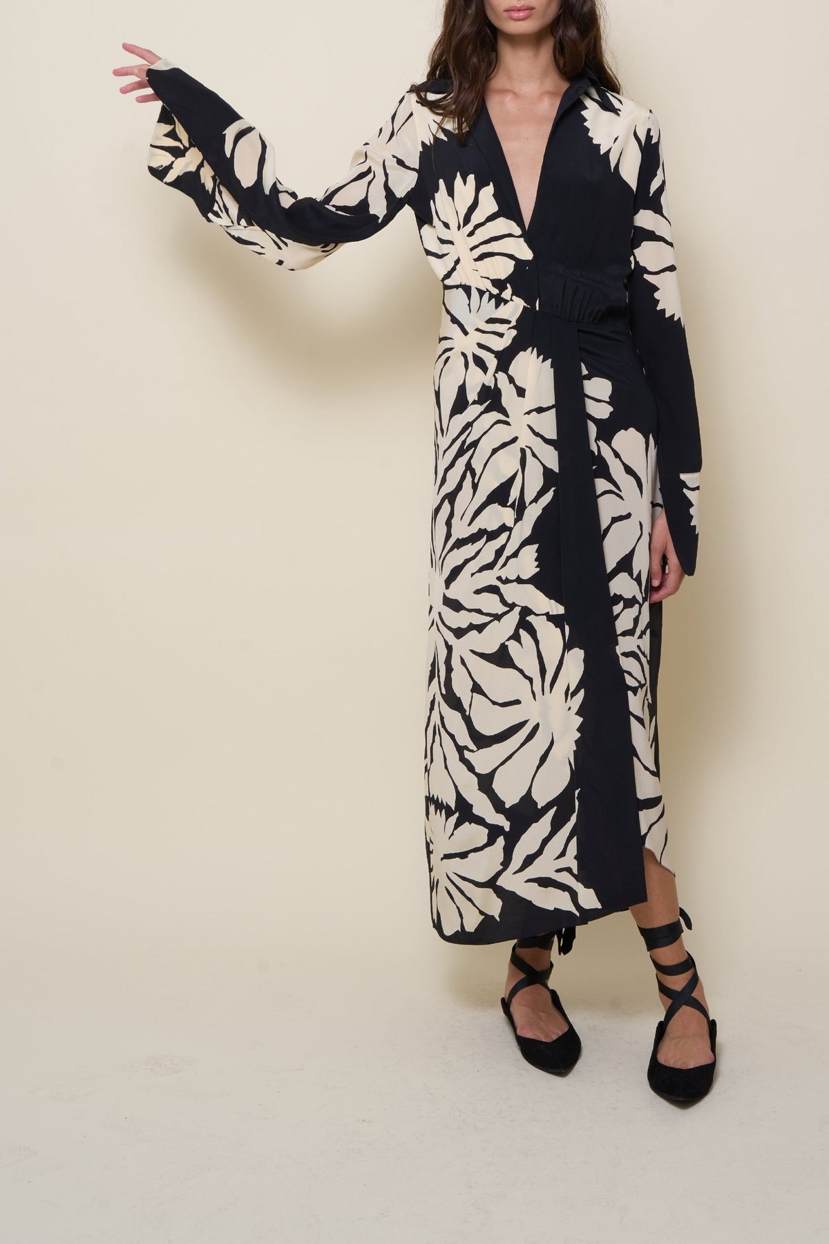 Robe Dream flowers en soie - Noir