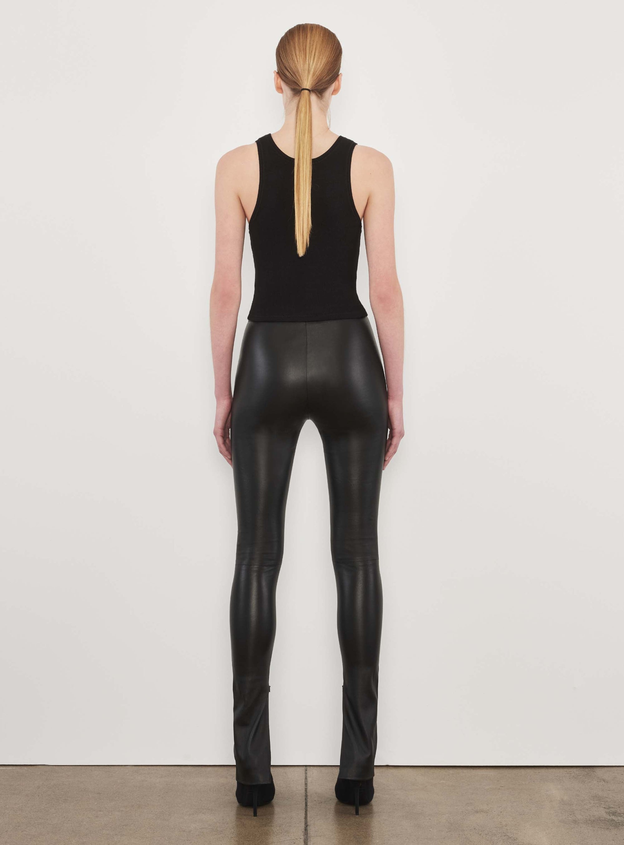 Crop Tank - Black