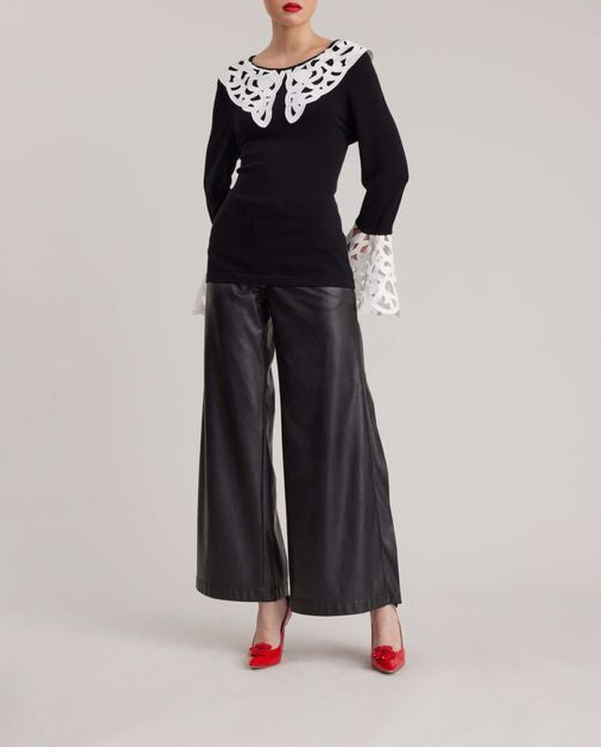 Pull Daisy en dentelle - Black & White