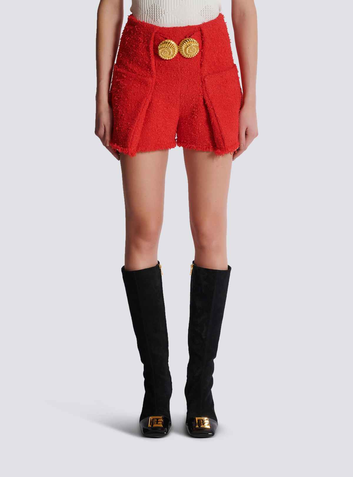 Short ceinturé en tweed avec boutons escargot - Rouge