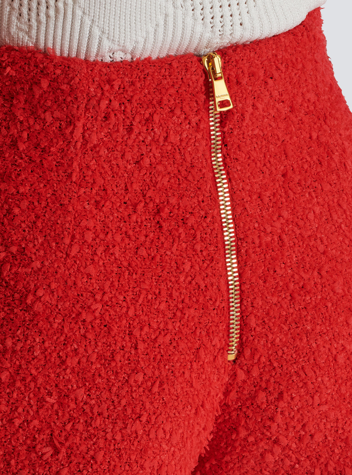 Short ceinturé en tweed avec boutons escargot - Rouge
