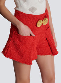 Short ceinturé en tweed avec boutons escargot - Rouge