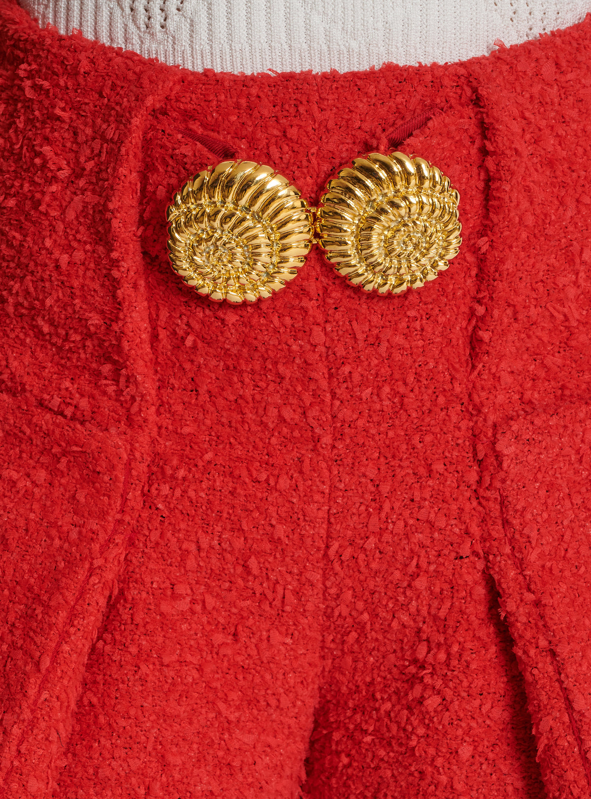 Short ceinturé en tweed avec boutons escargot - Rouge